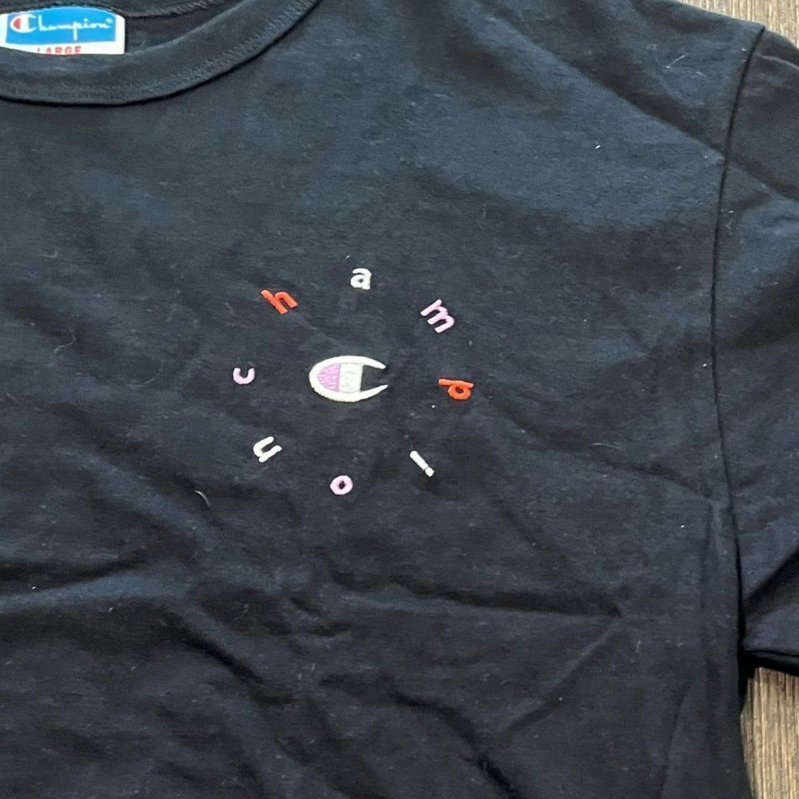 Champion NWT Champion Black Graphic Crop Top - Size L Size L / US 10 / IT 46 - 2 Thumbnail