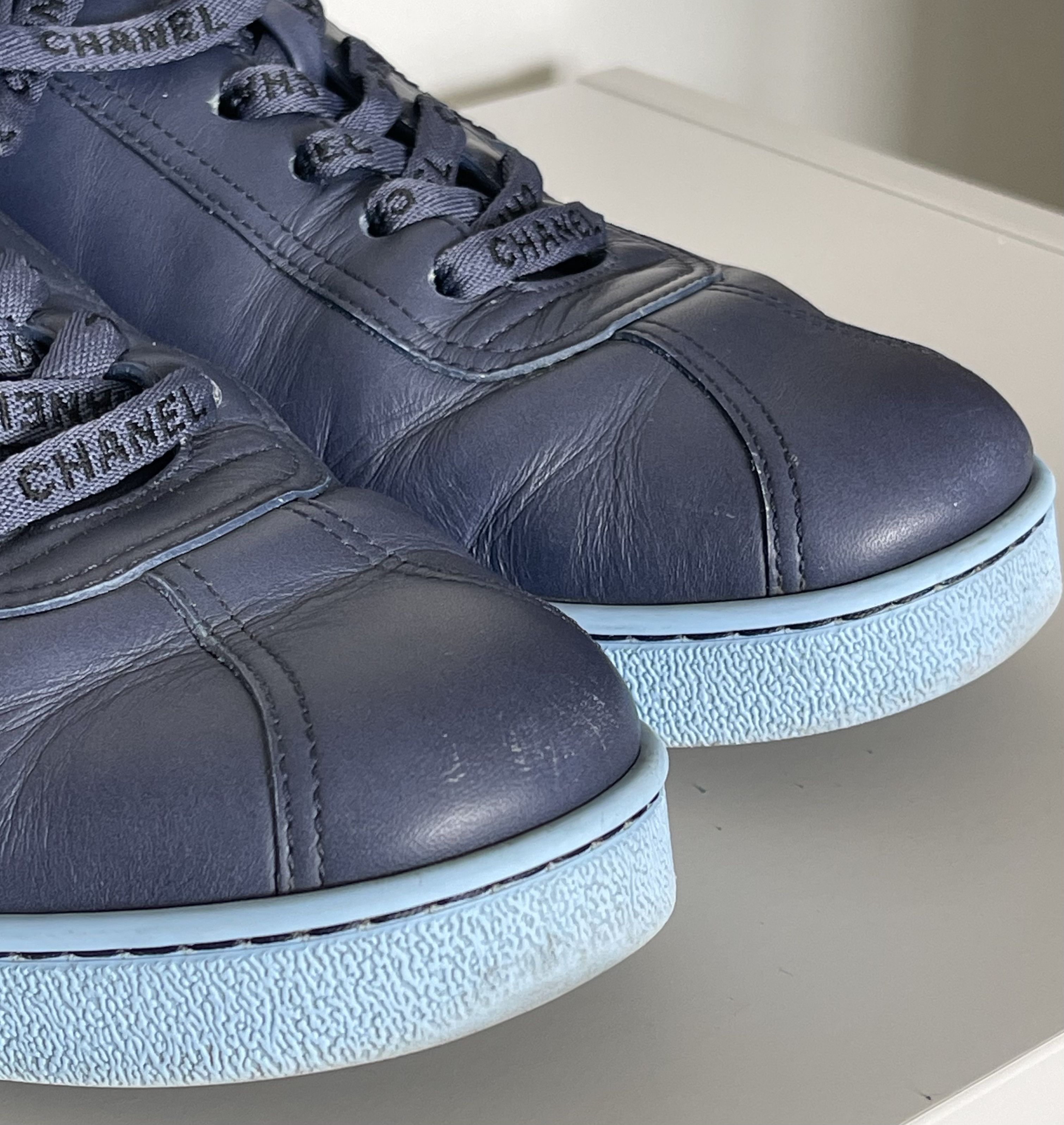Chanel CHANEL Weekender sneakers, navy/blue, size 41 Size US 8 / EU 41 - 8 Thumbnail