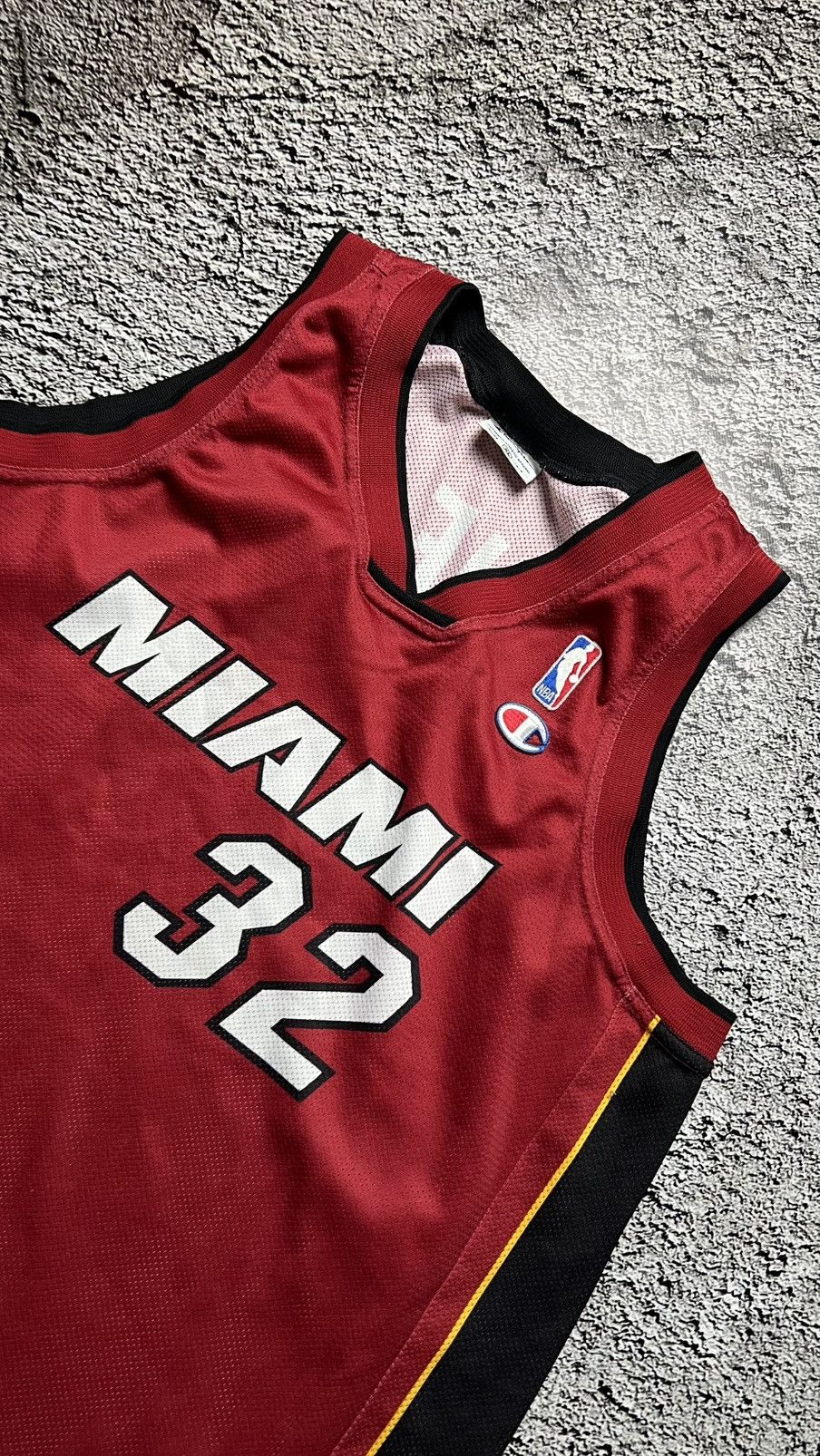 Champion Miami Heat NBA Shaquille O’neal champion jersey Size US XL / EU 56 / 4 - 2 Thumbnail