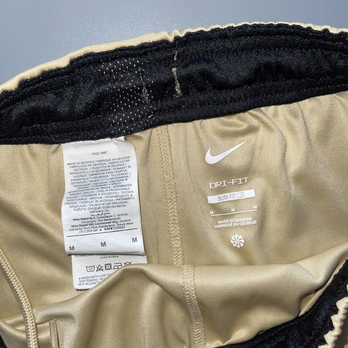 Nike × Vintage CHELSEA NIKE 2022/2023 FOOTBALL THIRD SHORTS #23 GALLAGHER Size US 34 / EU 50 - 4 Thumbnail