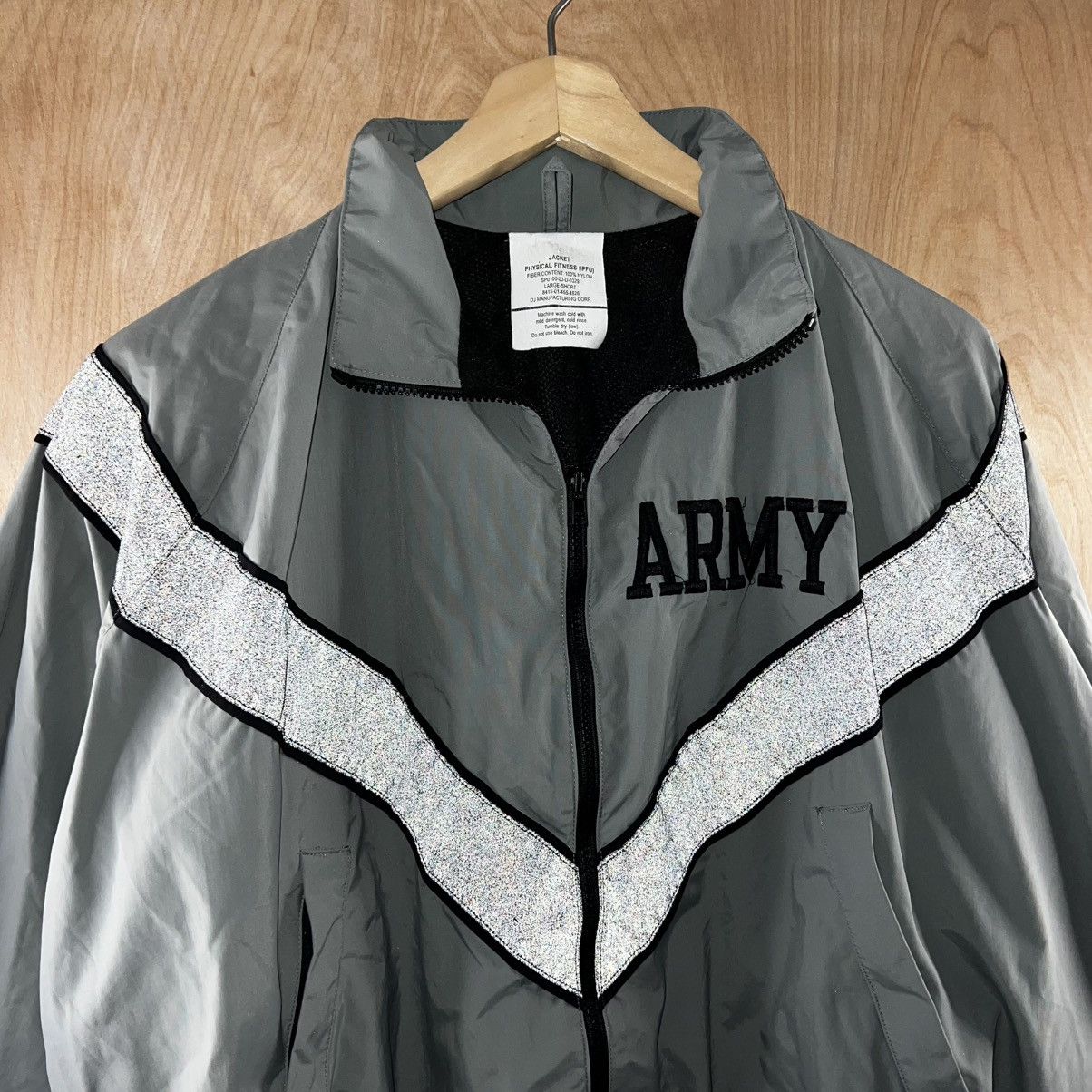 Vintage VINTAGE US ARMY IPFU REFLECTIVE LOGO TRAINING JACKET Size US L / EU 52-54 / 3 - 2 Thumbnail