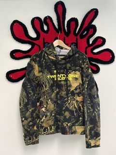 Twenty one pilots flower camo clearance hoodie