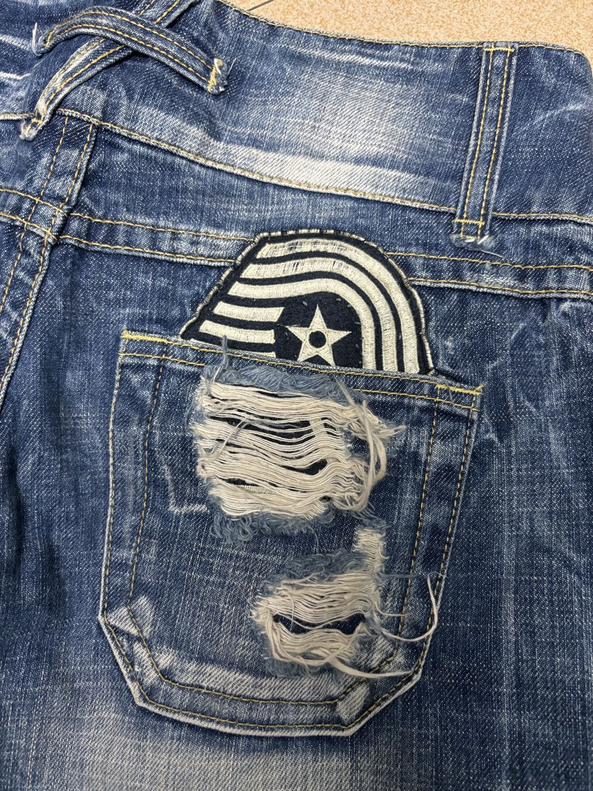 Japanese Brand Y2K Red Pepper Wide Flare Denim Jeans Size 30" / US 8 / IT 44 - 3 Thumbnail