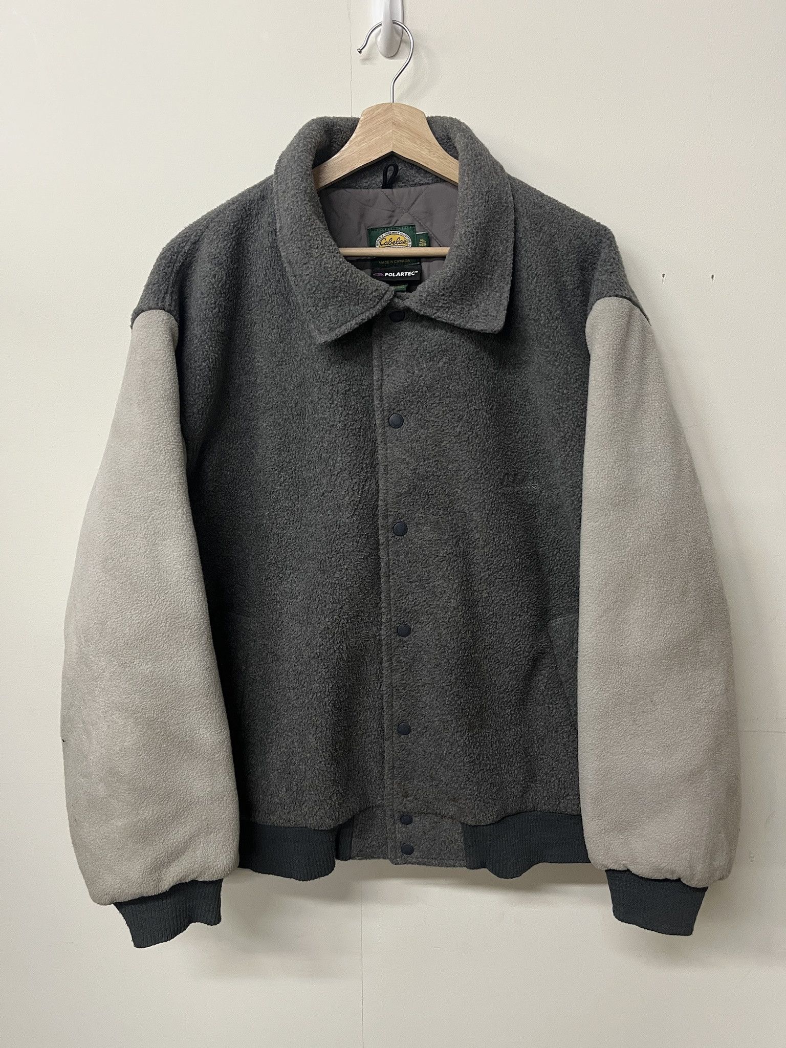 Vintage Vintage 2000s Cabelas Quilted Fleece Varsity Jacket Size XL Size US XL / EU 56 / 4 - 1 Thumbnail