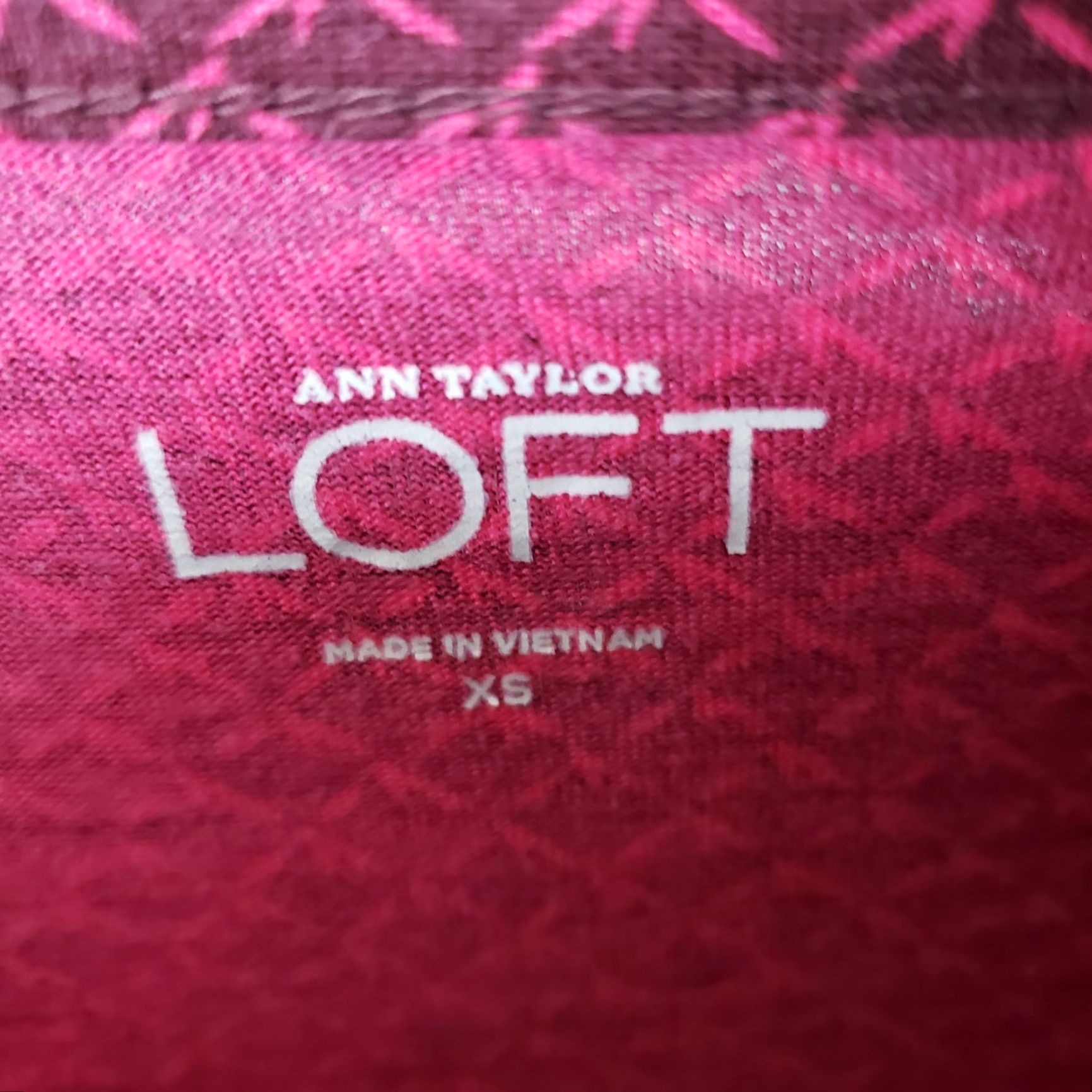 Loft LOFT Ann Taylor Womens Blouse XS Pink 3/4 Sleeve Elastic Waist Rayon Geometric Boat Neck Womens Men’s? Size XS / US 0-2 / IT 36-38 - 4 Thumbnail