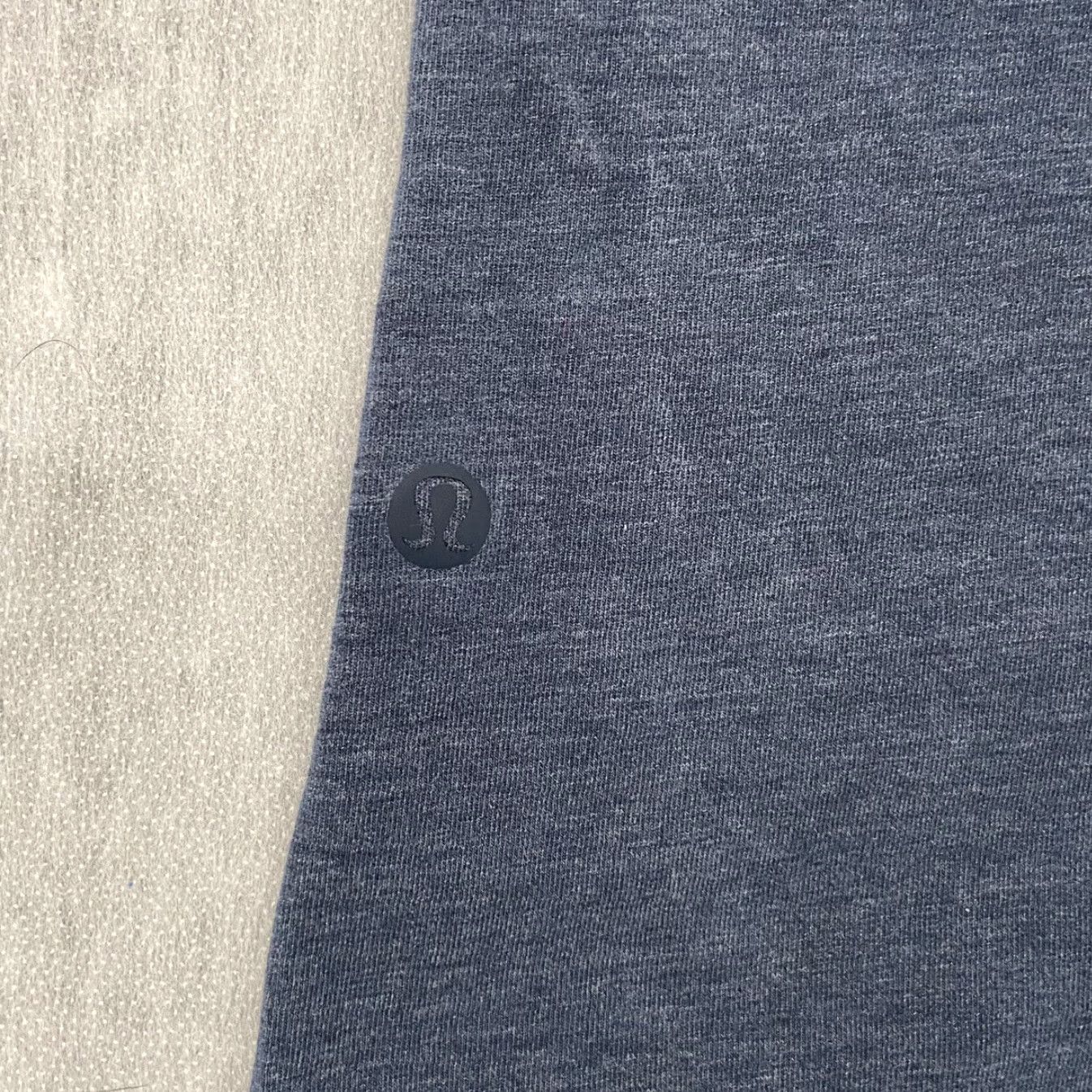 Lululemon VINTAGE Lululemon Mens Long Sleeve Shirt Adult Large Blue Athleisure Gym Casual Logo 90s Size US L / EU 52-54 / 3 - 4 Thumbnail