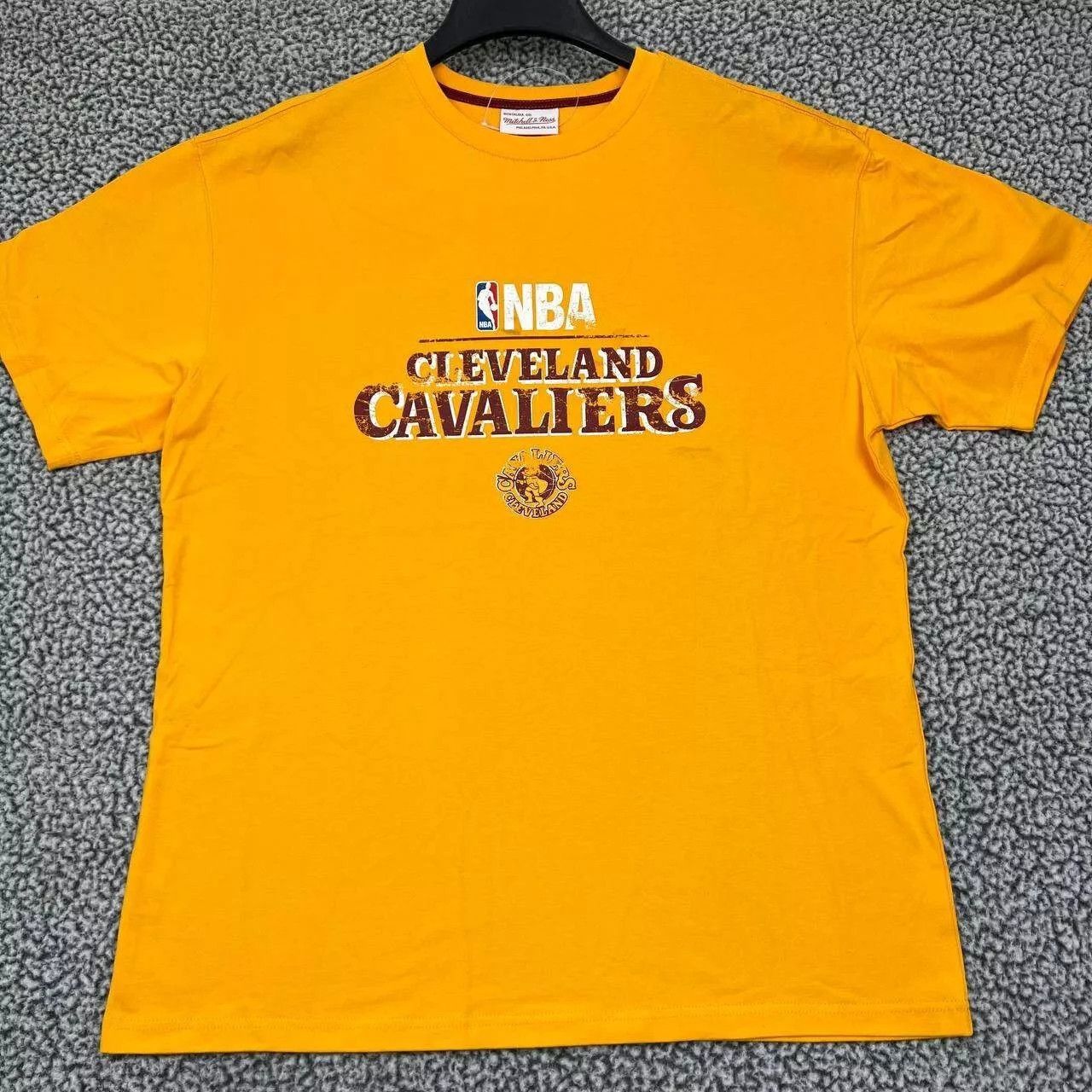 Mitchell & Ness Cleveland Cavaliers Shirt Men Extra Large Short Sleeve Size US XL / EU 56 / 4 - 1 Thumbnail