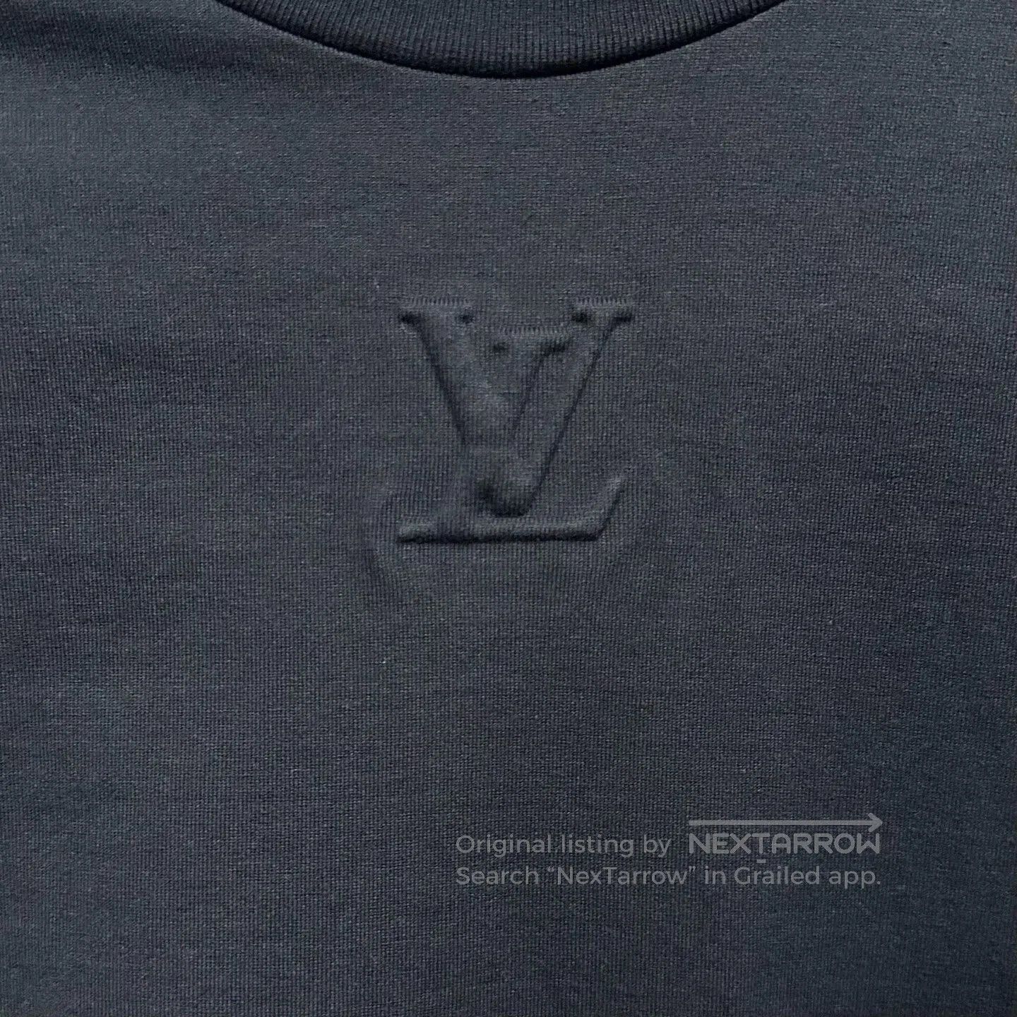 Louis Vuitton louis vuitton black embossed logo short sleeve t-shirt. Size US S / EU 44-46 / 1 - 3 Thumbnail
