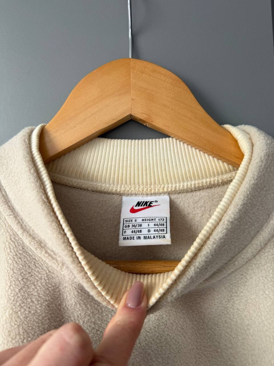Nike RARE Vintage Nike Sweatshirt Big Embroidered Logo Size S Size US S / EU 44-46 / 1 - 3 Thumbnail