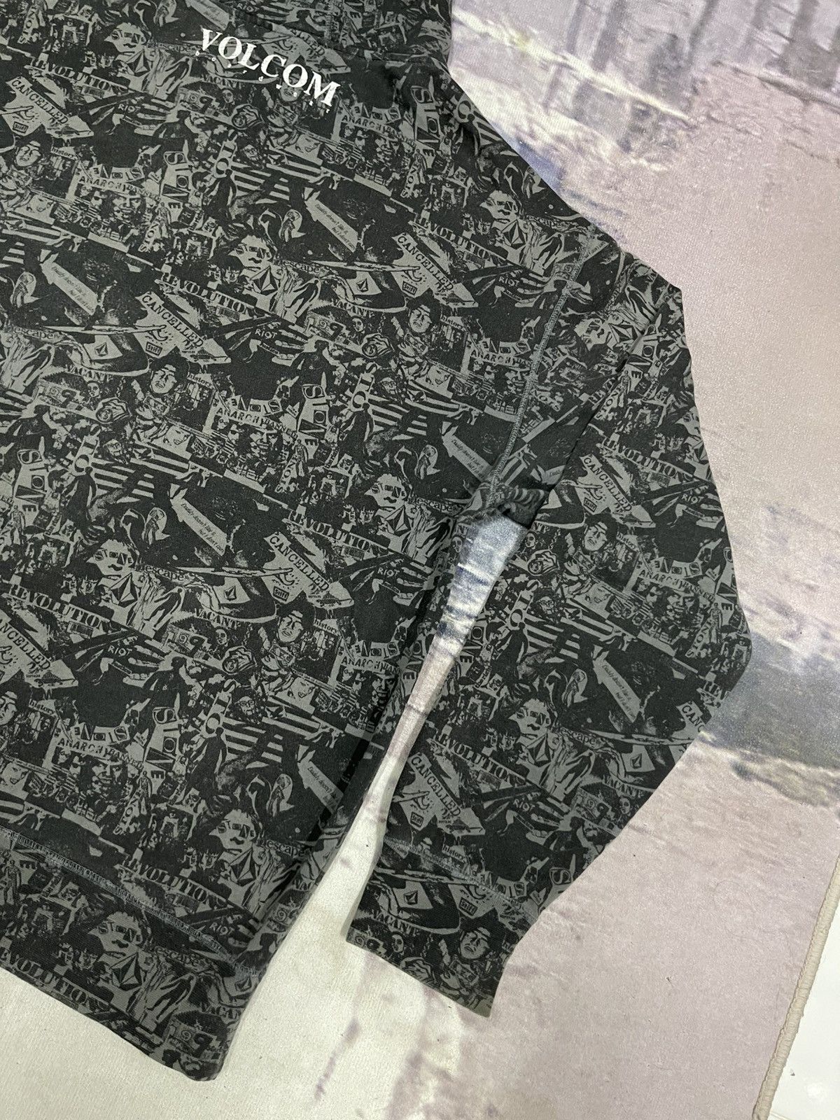 Volcom 2000s VOLCOM ANARCHY REVOLUTION OVP HOODIE ZIPPER RARE Size US XL / EU 56 / 4 - 14 Thumbnail