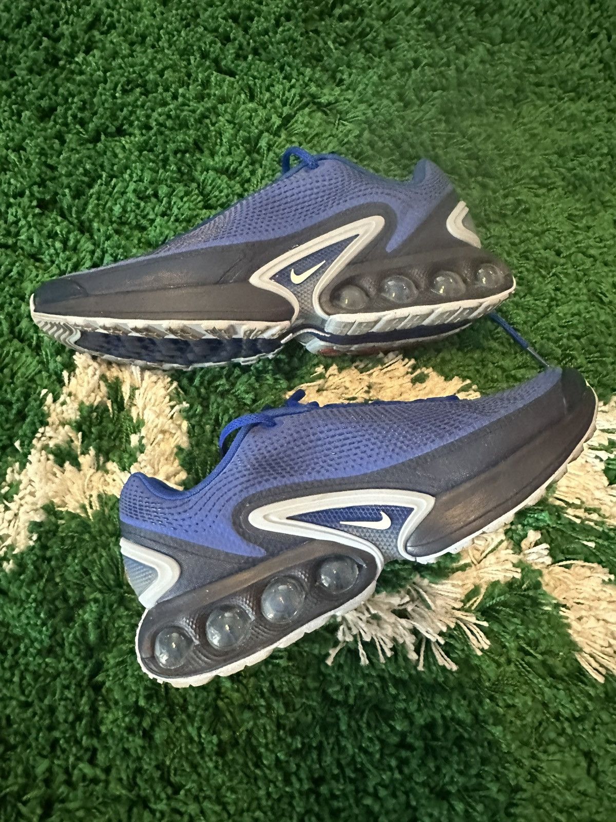 Nike Air Max DN Hyper Blue Sneakers 11 Size US 11 / EU 44 - 2 Thumbnail