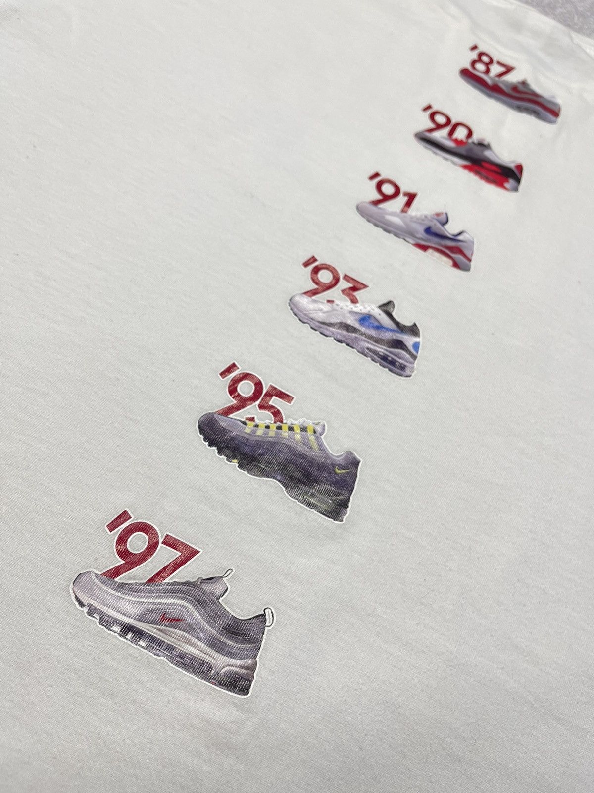 Nike Vintage Nike Air Max White T Shirt Archive Sneakers Y2K TN Size US XL / EU 56 / 4 - 6 Thumbnail