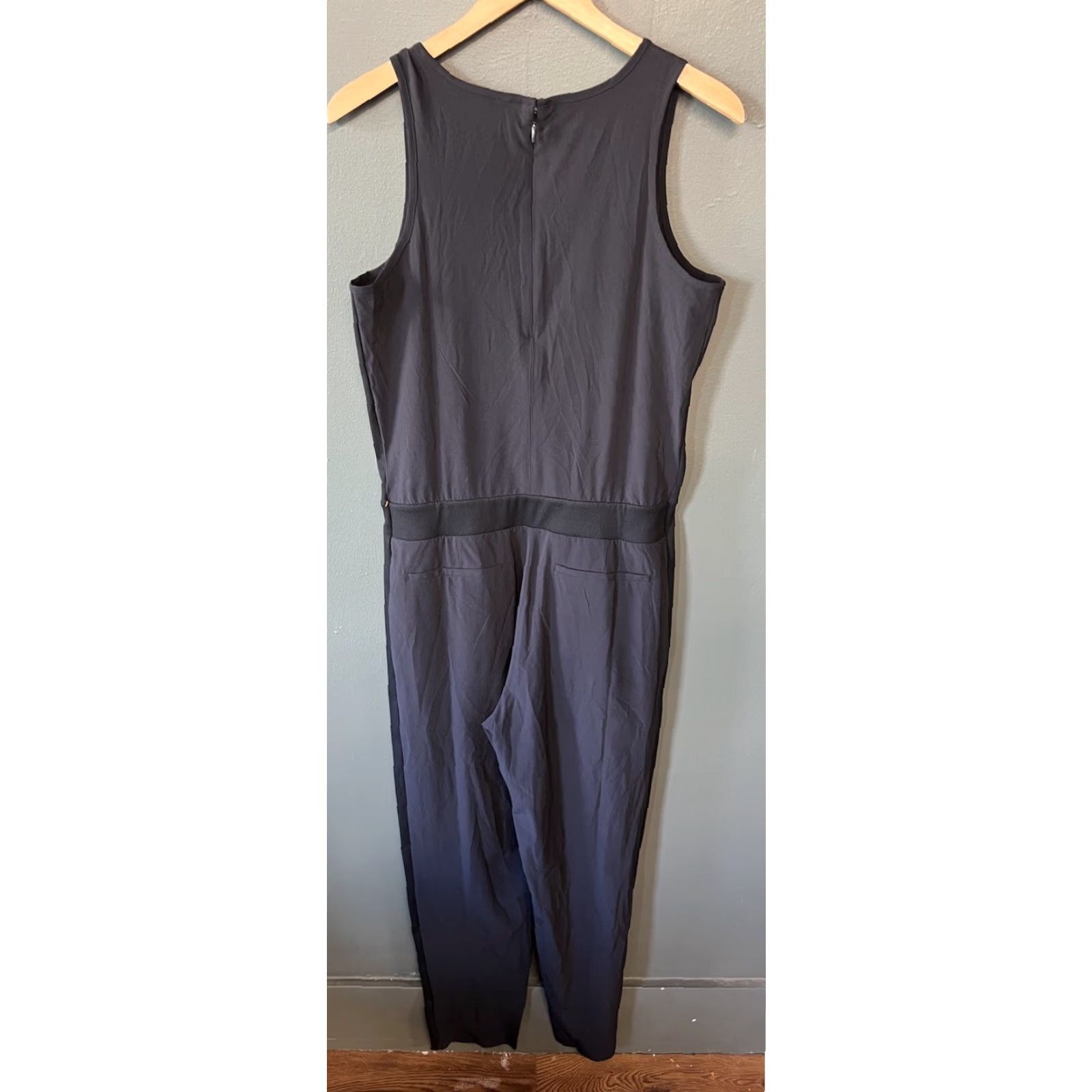 Athleta Athleta Womens Jumpsuit One Piece Sleeveless Black Size 10 Athletic Size 42" / US 20 - 2 Thumbnail