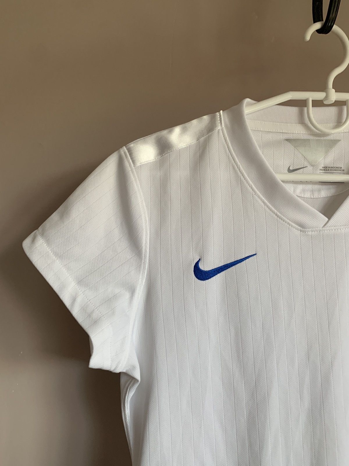 Nike Womens England 2014 Home Football Shirt Nike Soccer Jersey M Size M / US 6-8 / IT 42-44 - 3 Thumbnail