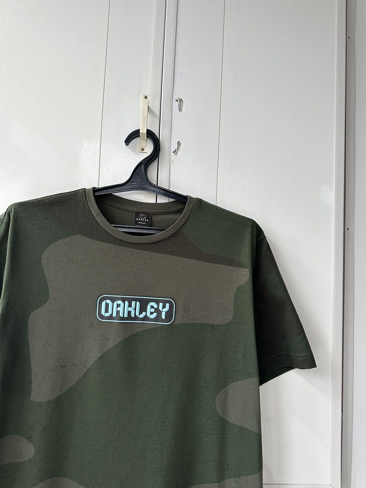 Oakley Vintage Oakley T-shirt Camo Style Size US XL / EU 56 / 4 - 3 Thumbnail