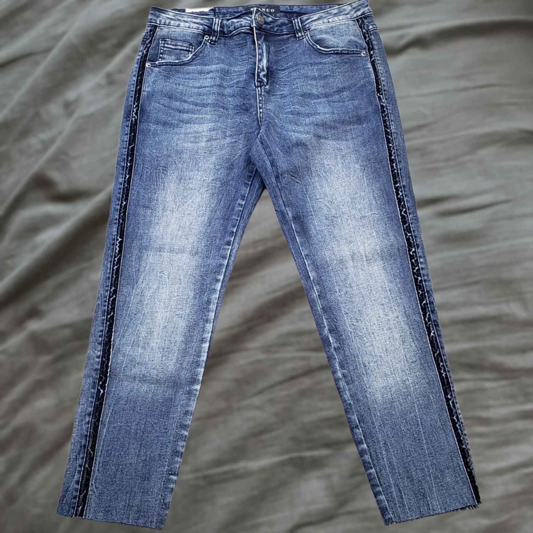 Vintage Bianco Jeans Womens Size 31 Blue Denim Stretch Whiskered Frayed Hem Straight Leg Jeans Size 24" / US 00 / IT 34 - 1 Thumbnail