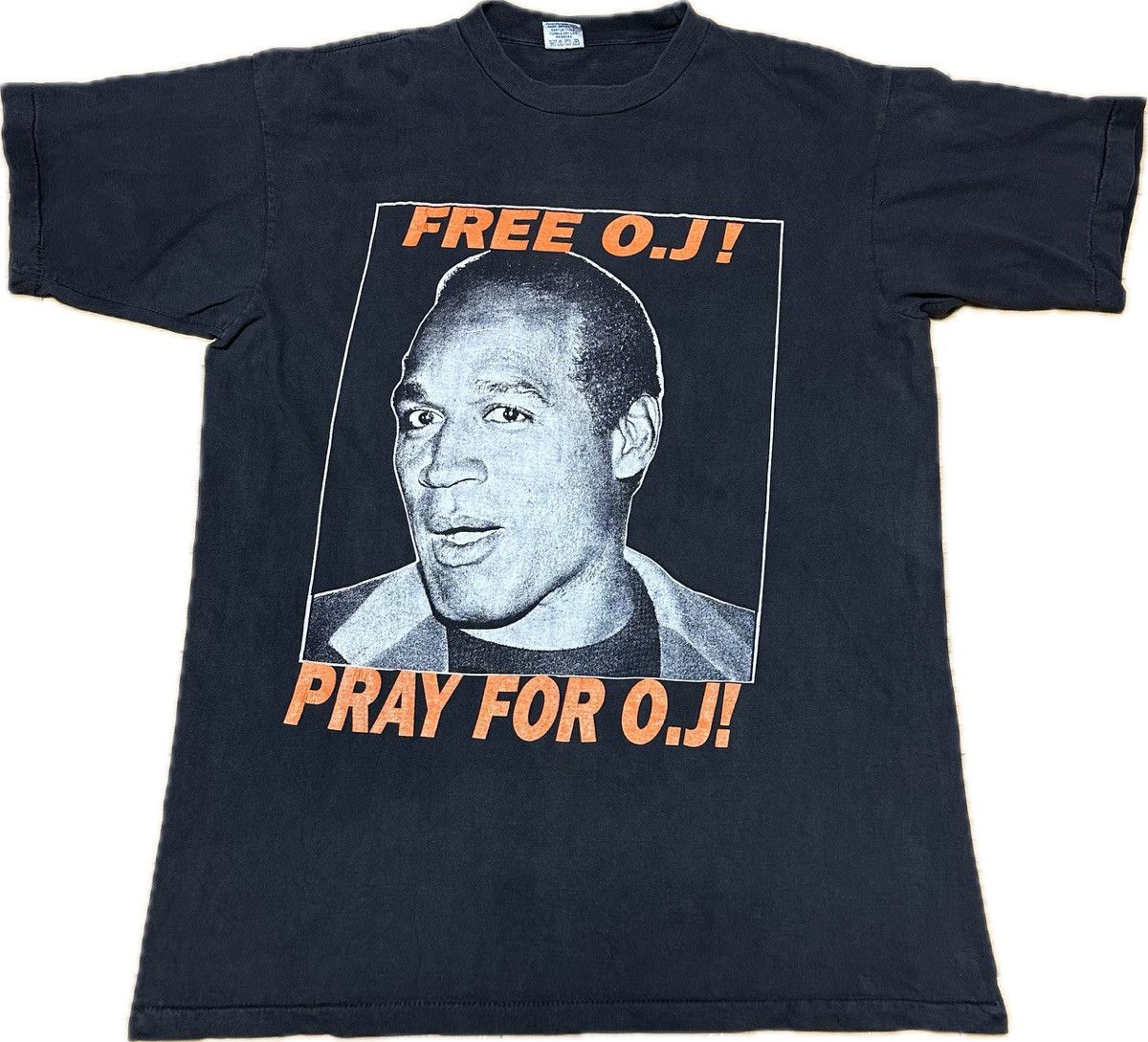 Vintage OJ SIMPSON black tee DON'T SQUEEZE THE JUICE! Size US XL / EU 56 / 4 - 2 Thumbnail
