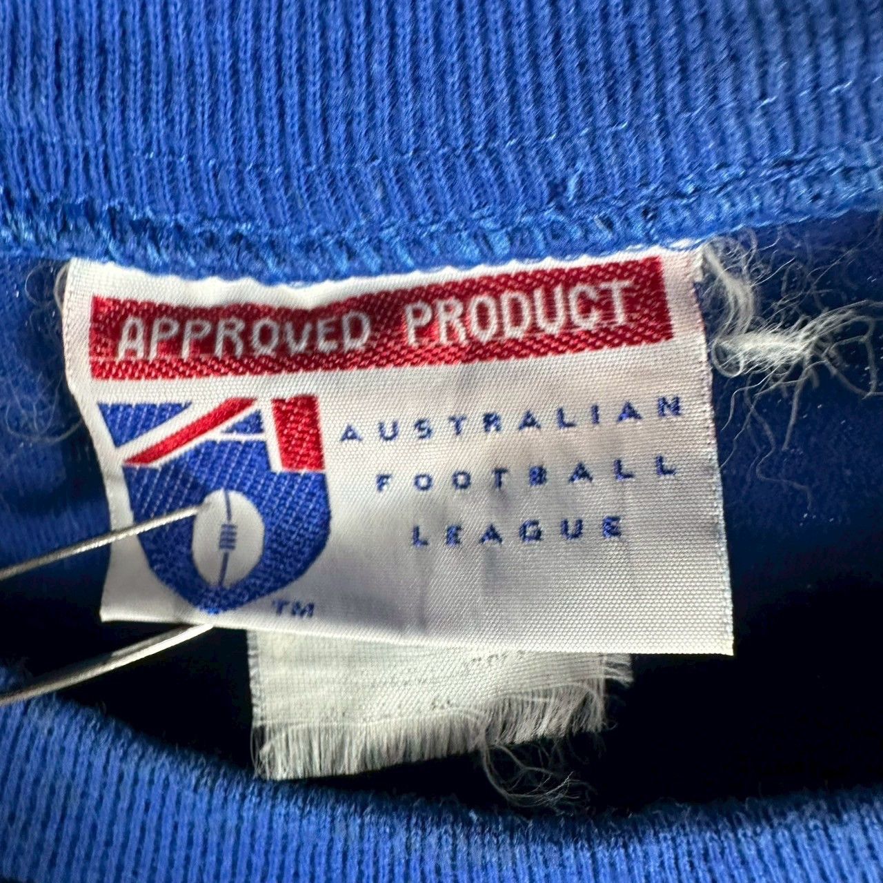 Vintage Vintage 90s Geelong Cats Australian Football AFL T-shirt Size US L / EU 52-54 / 3 - 5 Thumbnail