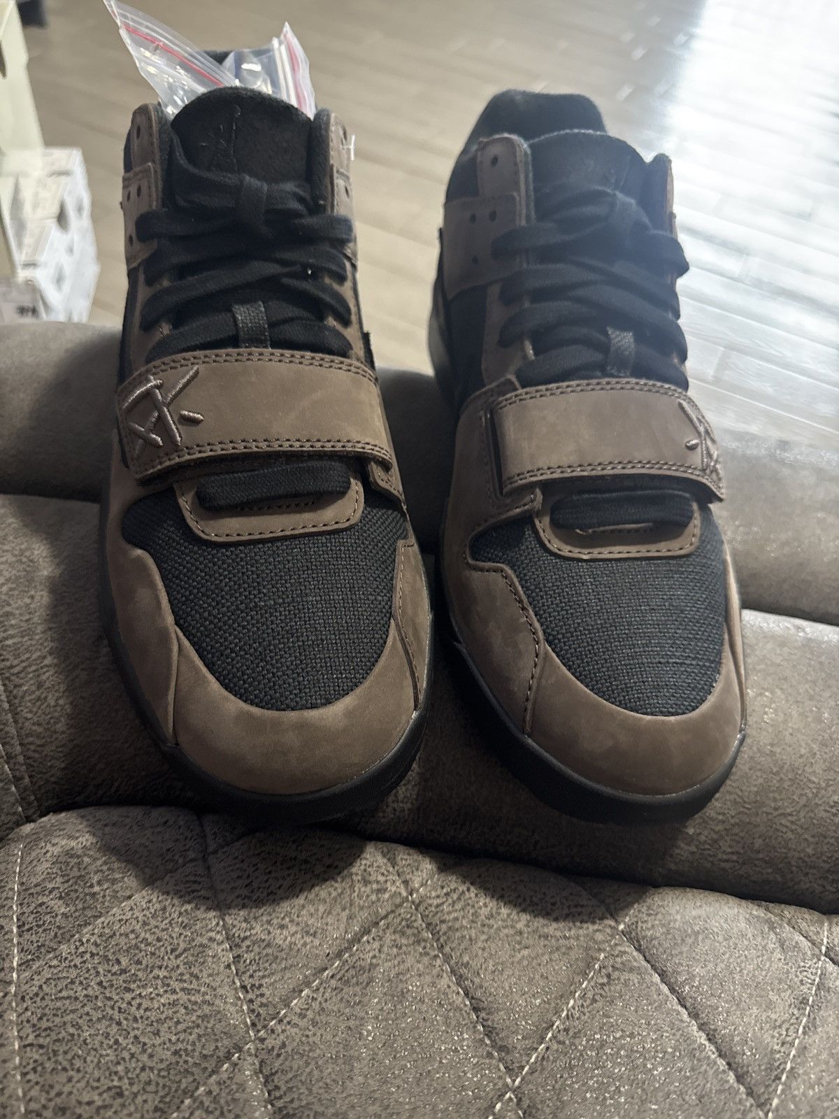 Jordan Brand × Travis Scott Travis Scott Jumpman Size US 10.5 / EU 43-44 - 2 Thumbnail