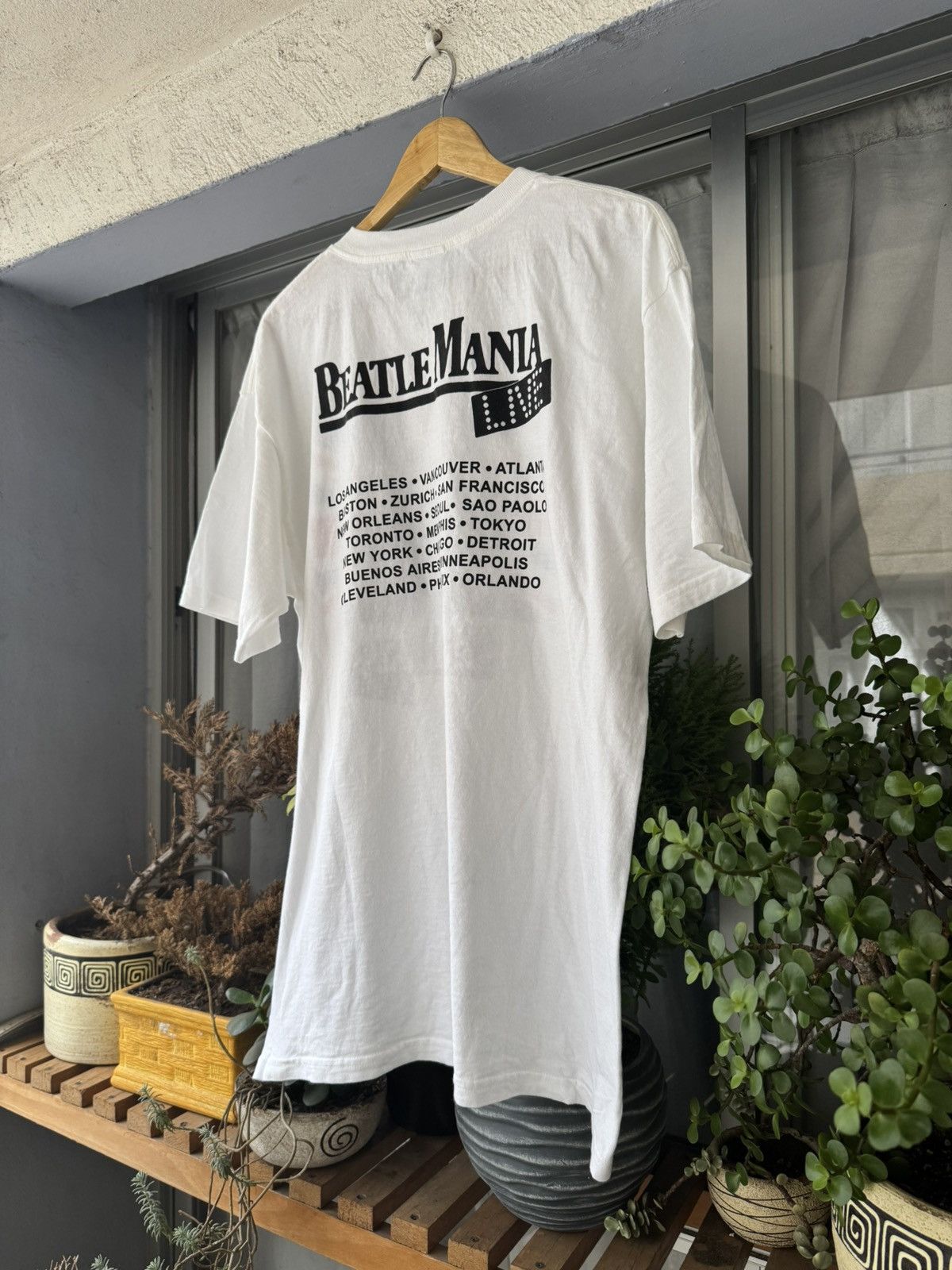 Band Tees Rare Vintage 00’s BeatleMania Live tribute Size US L / EU 52-54 / 3 - 2 Thumbnail