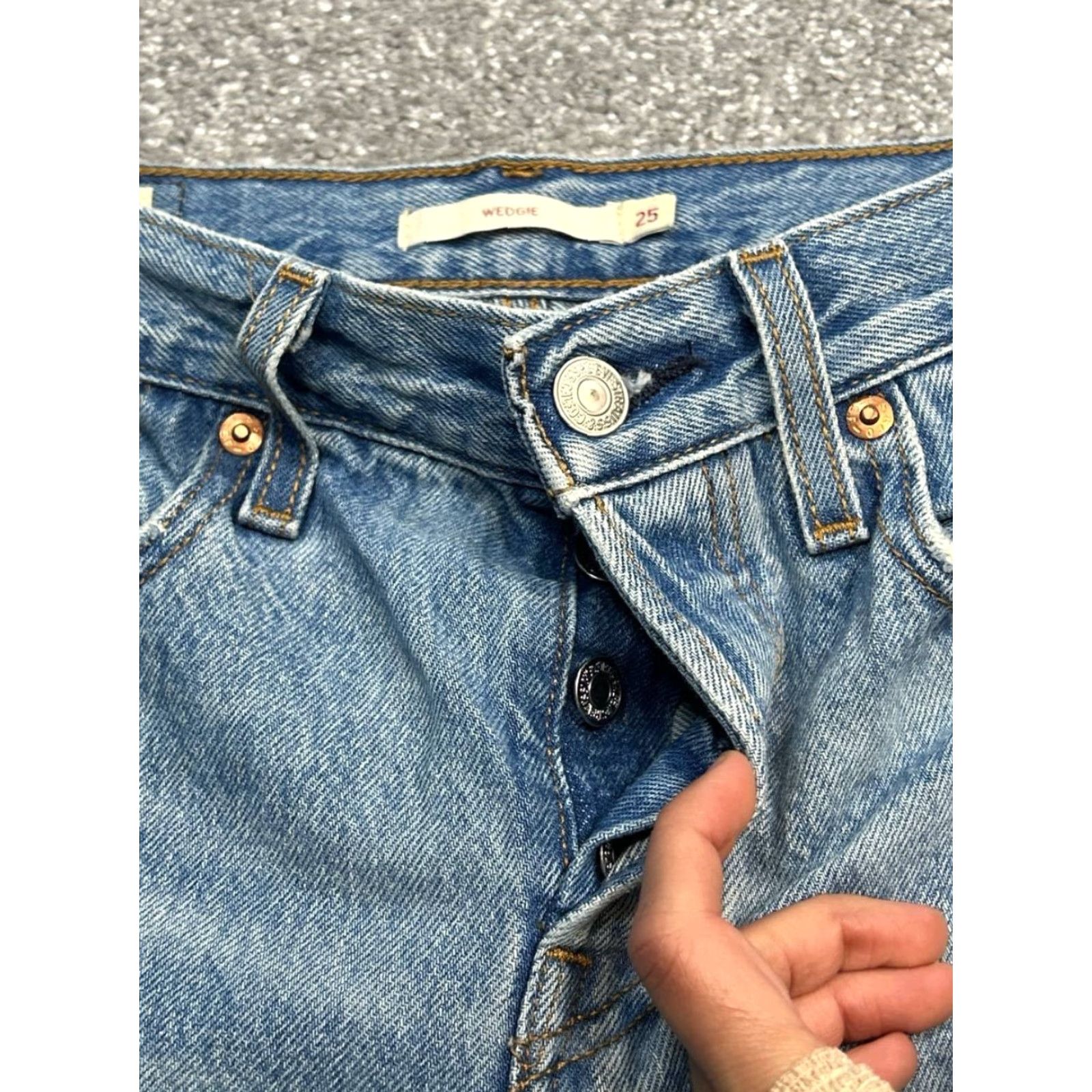Levi's Levi's Wedgie Jeans Womens 25 Blue Denim Mid Rise Distressed Skinny 26x27 Size 42" / US 20 - 7 Thumbnail