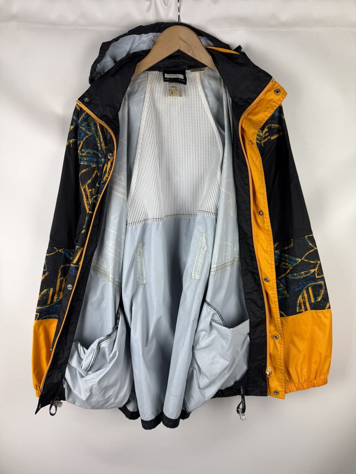Adidas × Vintage Adidas VTG Overprinted Packable Light Windbreaker Jacket Size US M / EU 48-50 / 2 - 20 Thumbnail