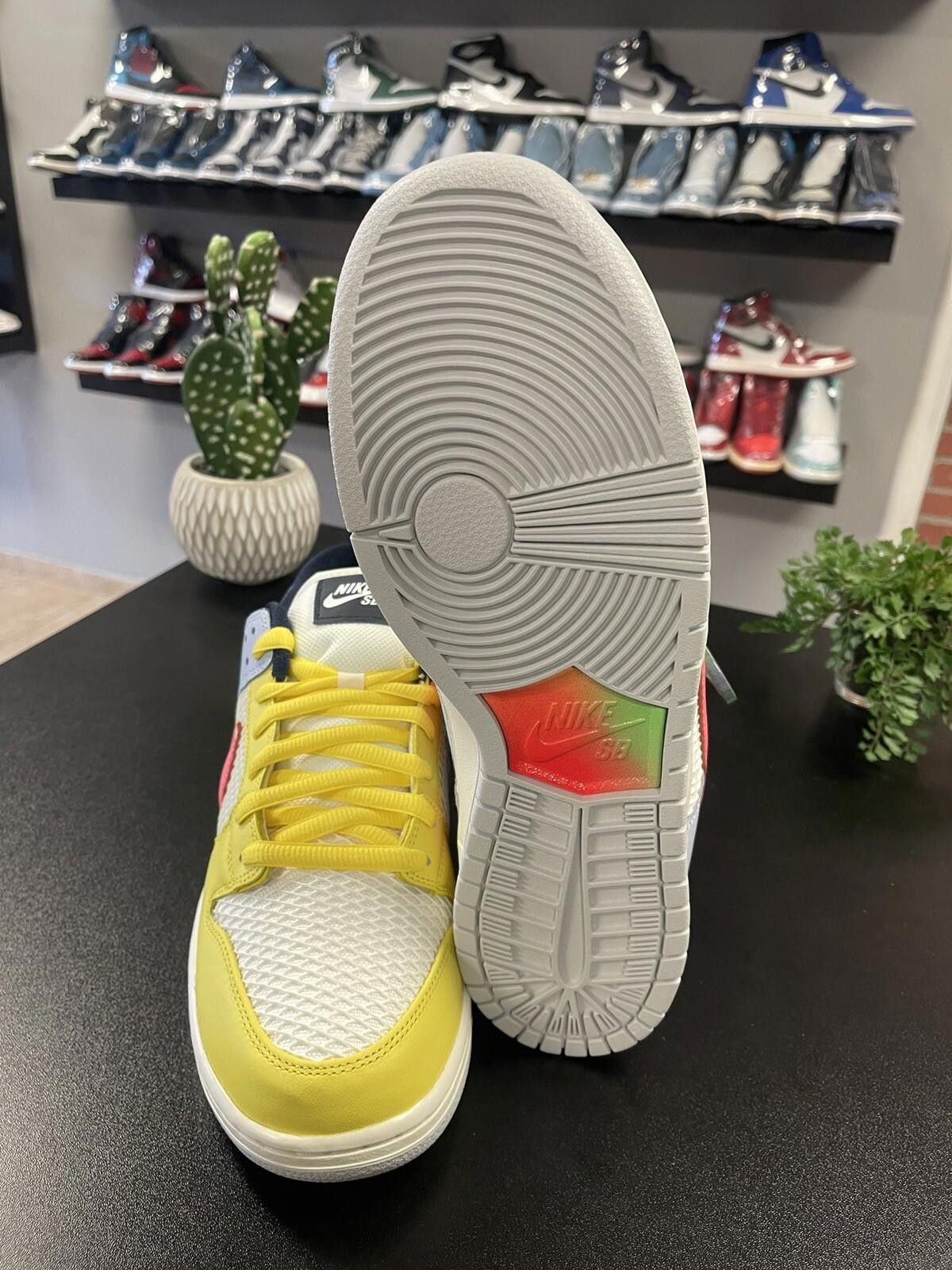 Nike Nike SB Dunk Low Pro BT Be True Xavier Schipani Size 11.5 Size US 11.5 / EU 44-45 - 12 Thumbnail