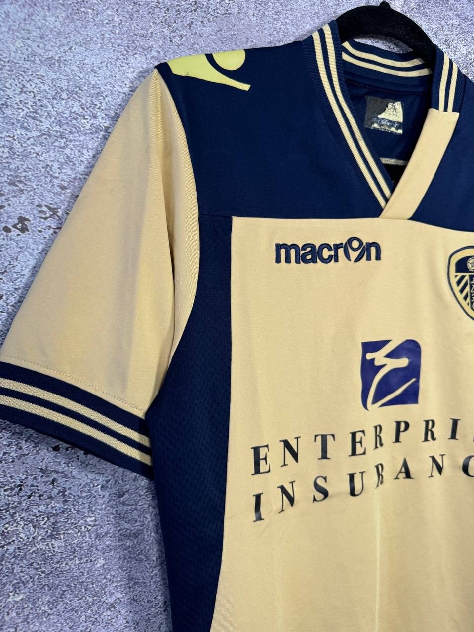 Macron × Vintage Vintage Leeds United 2013/14 Nacron Soccer Jersey Size US M / EU 48-50 / 2 - 3 Thumbnail