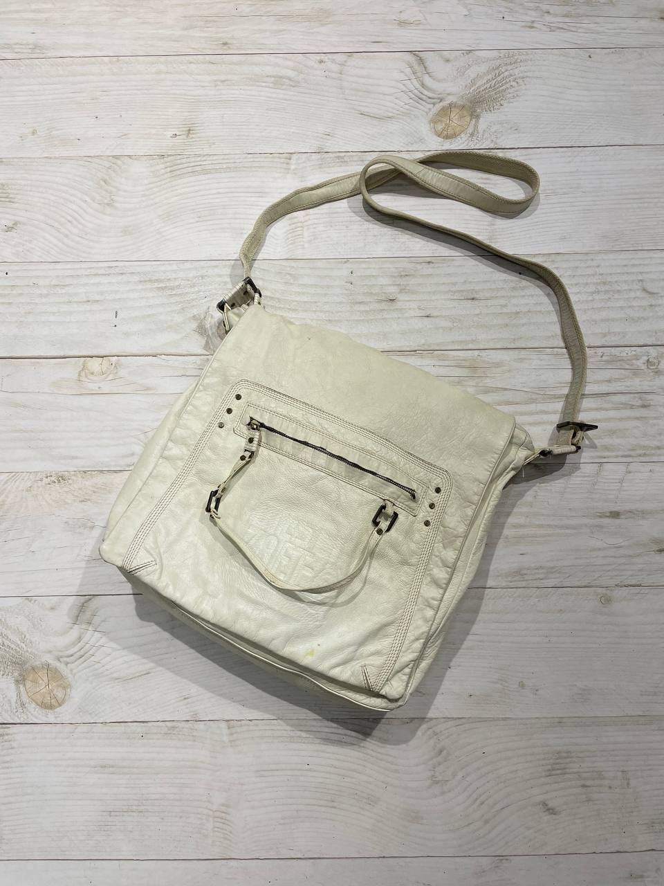 Diesel Vintage Diesel Leather Shoulders Messenger Bag Distrissed Size ONE SIZE - 1 Thumbnail