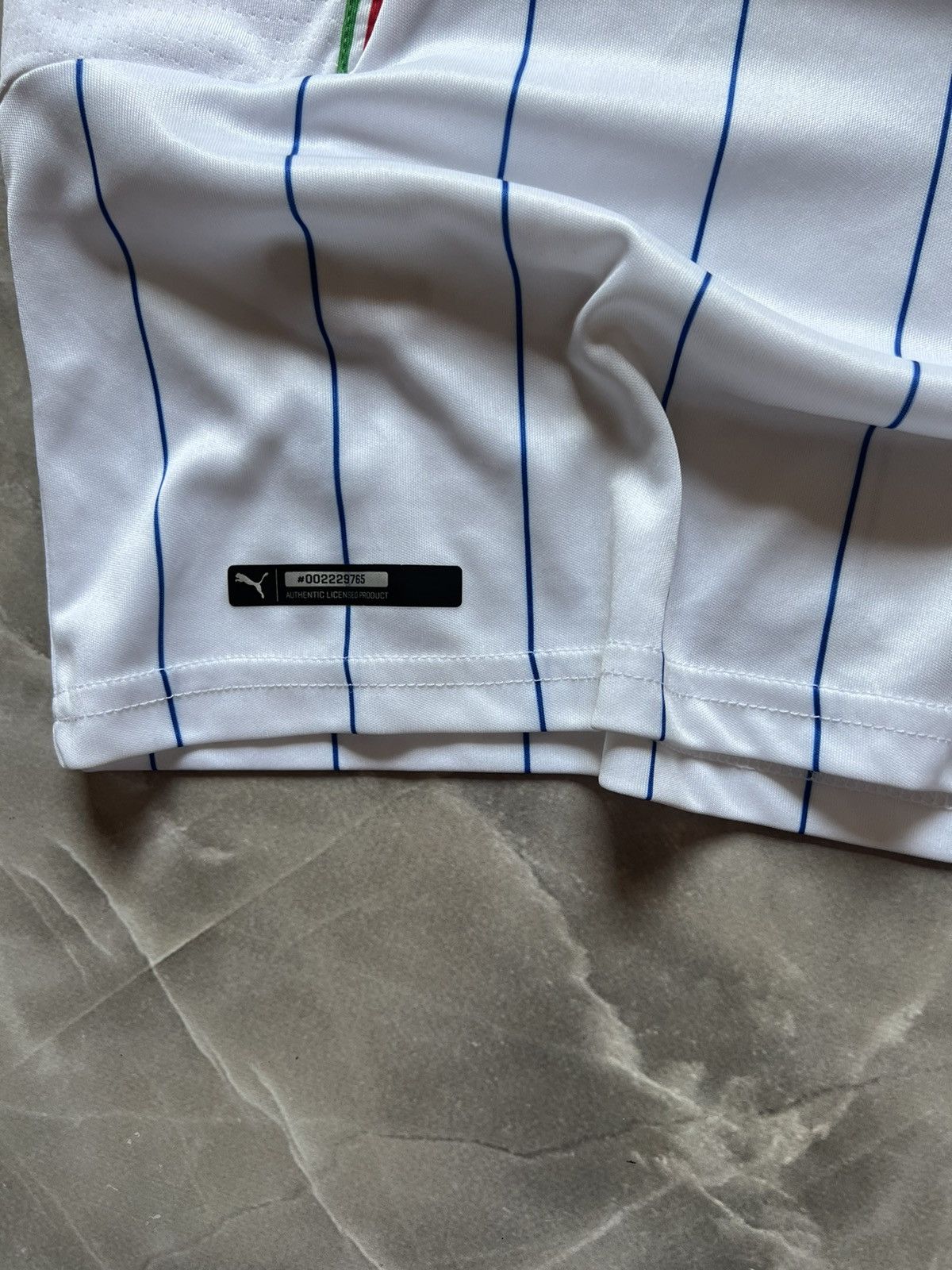 Puma Vintage Puma Italia Y2k soccer jersey Size US S / EU 44-46 / 1 - 5 Thumbnail