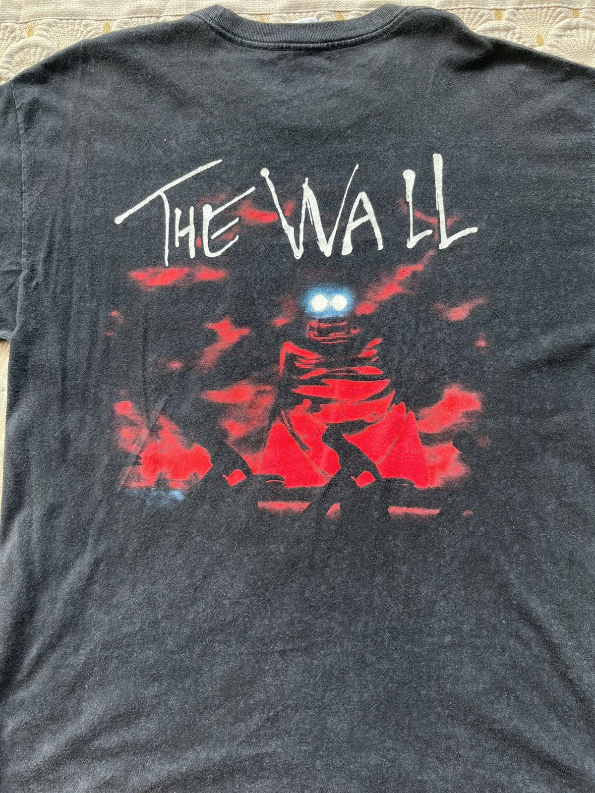 Pink Floyd Vintage 1997 Pink Floyd “The Wall” by Tennesee River Tag Size US XL / EU 56 / 4 - 4 Thumbnail