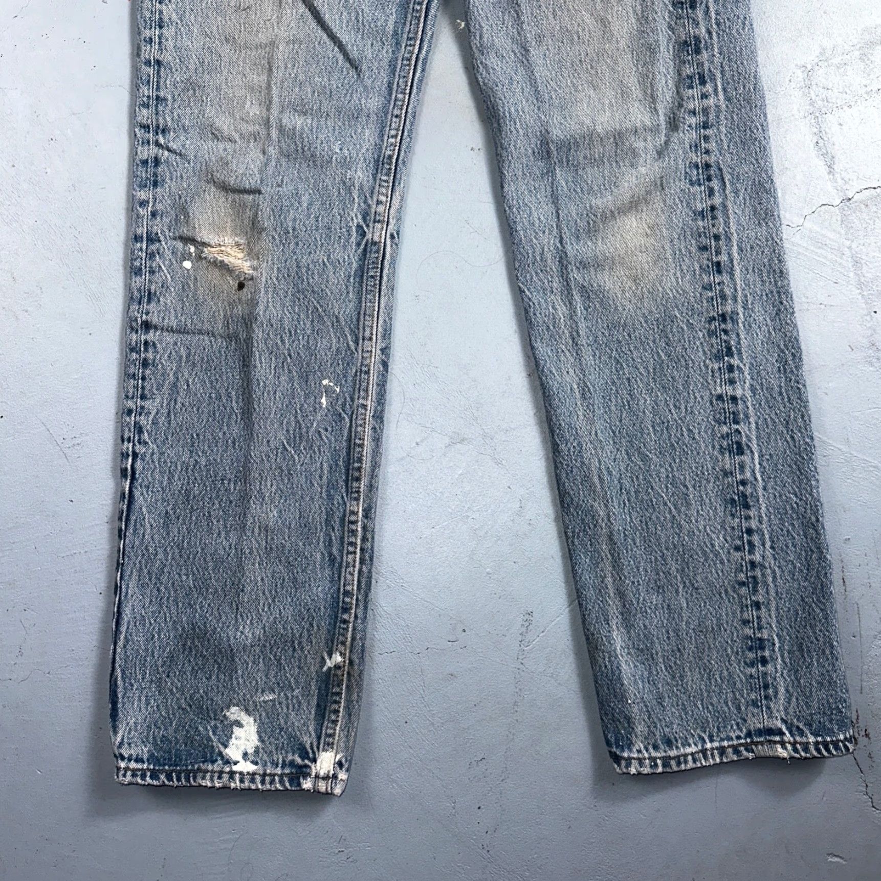Levi's VINTAGE Levi's 501 Jeans Men Straight Leg 33x36 Light Wash 90s Classic Denim Size US 33 - 3 Thumbnail