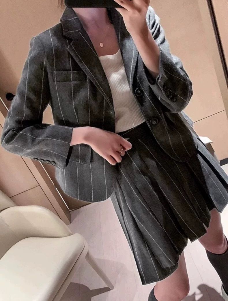 Thom Browne thom browne Size 36 Jacket 2503-Nextarrow Size US S / EU 44-46 / 1 - 7 Thumbnail