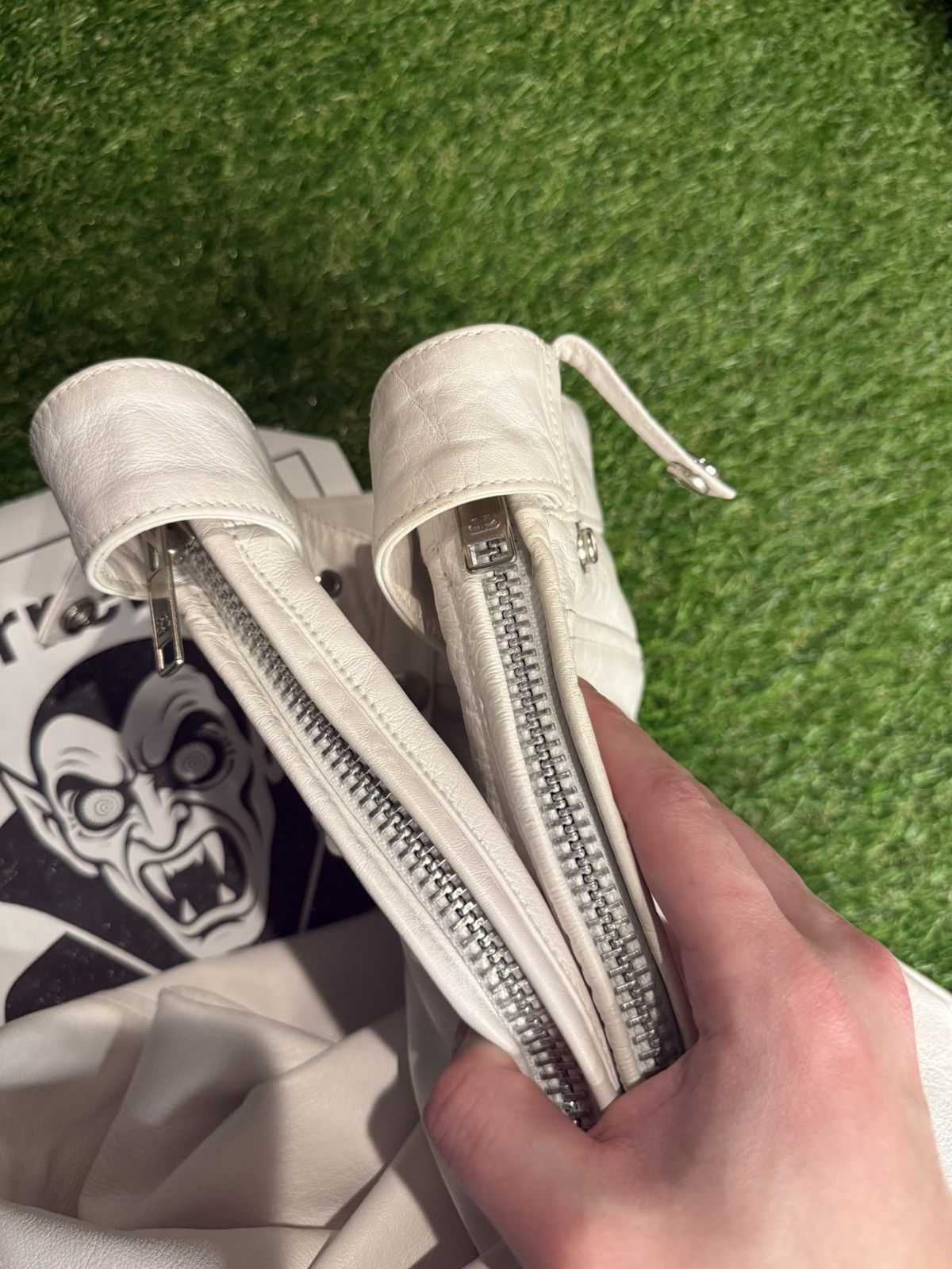 Balenciaga Balenciaga SS20 Look33 RUNWAY White Calf Leather Fetish Pant Size US 28 / EU 44 - 13 Thumbnail