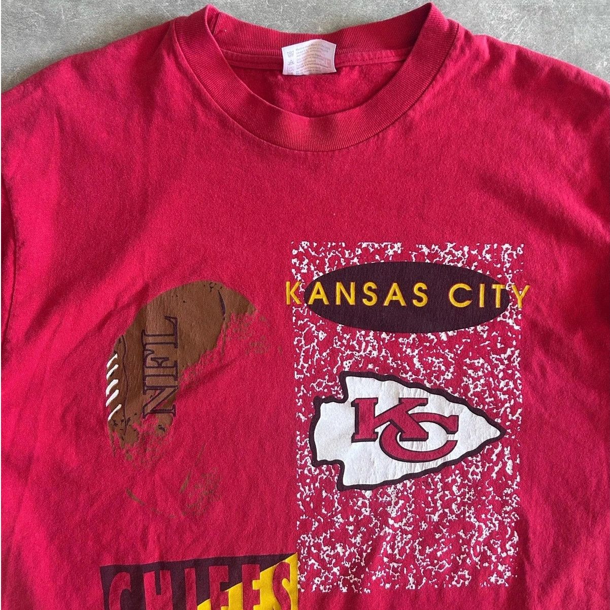 Vintage 90s Vintage Kansas City Chiefs Abstract Red T Shirt Size L Size US L / EU 52-54 / 3 - 2 Thumbnail
