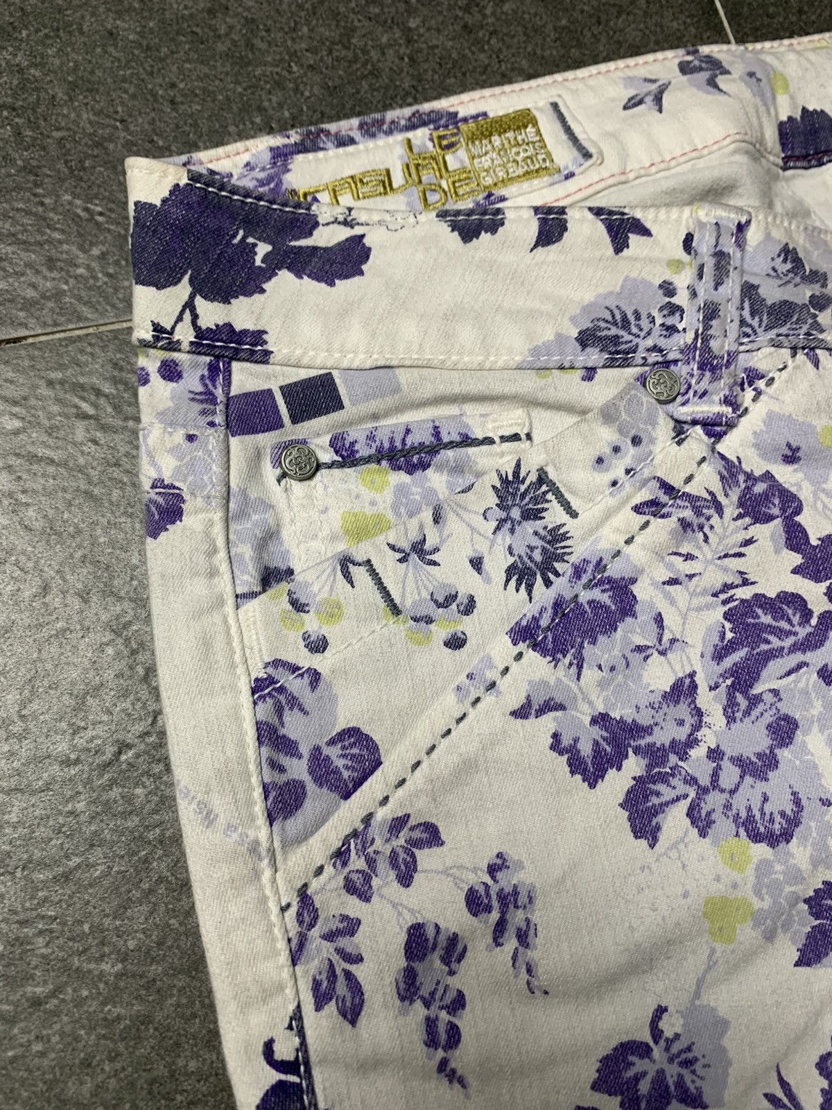 Marithe + Francois Girbaud 2000s Le Casual De Marithe Francois Girbaud Floral Pants Size 30" / US 8 / IT 44 - 5 Thumbnail