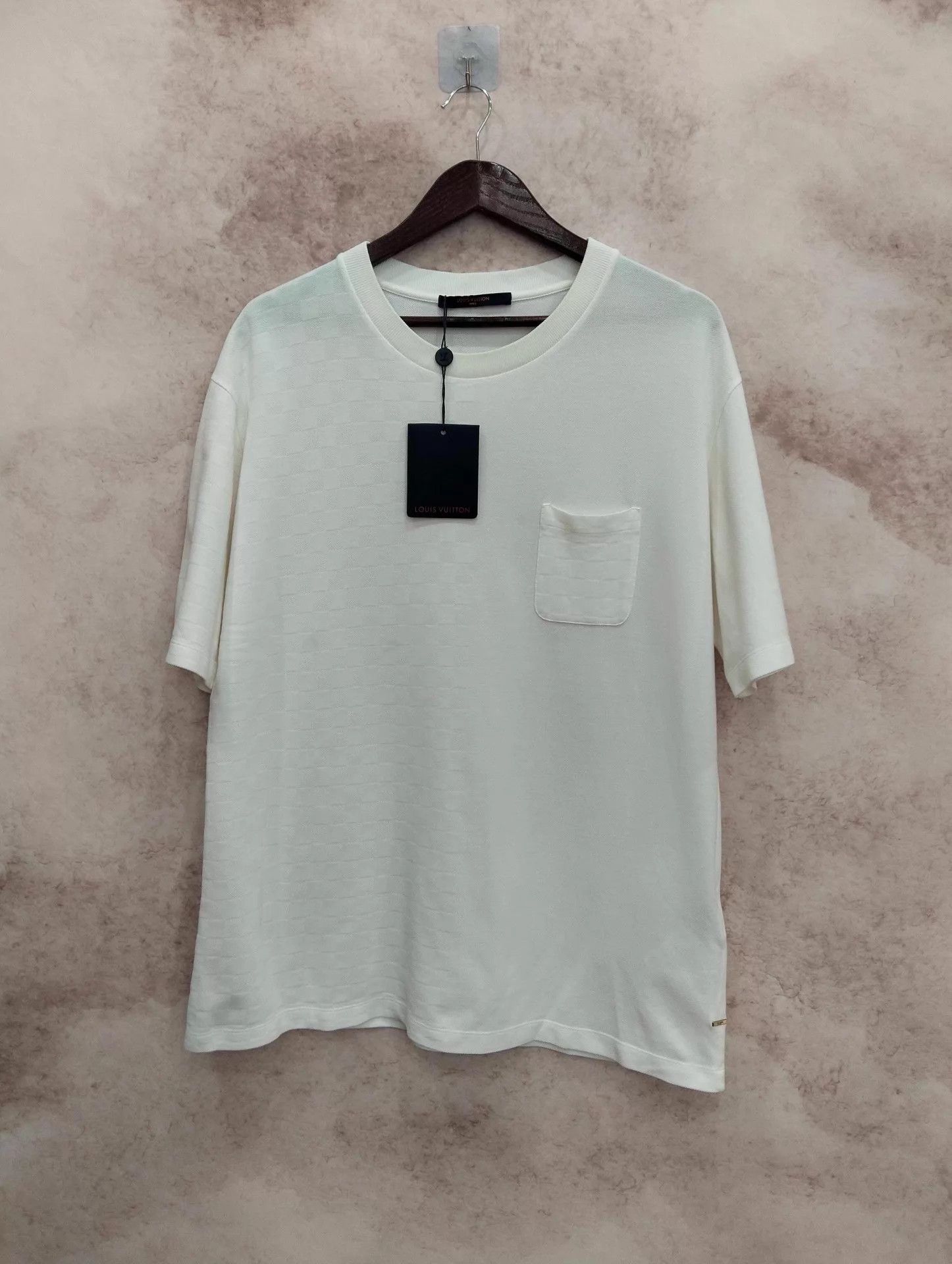 Louis Vuitton LV white pocket logo short tee XXL 99 new Size US XXL / EU 58 / 5 - 1 Thumbnail