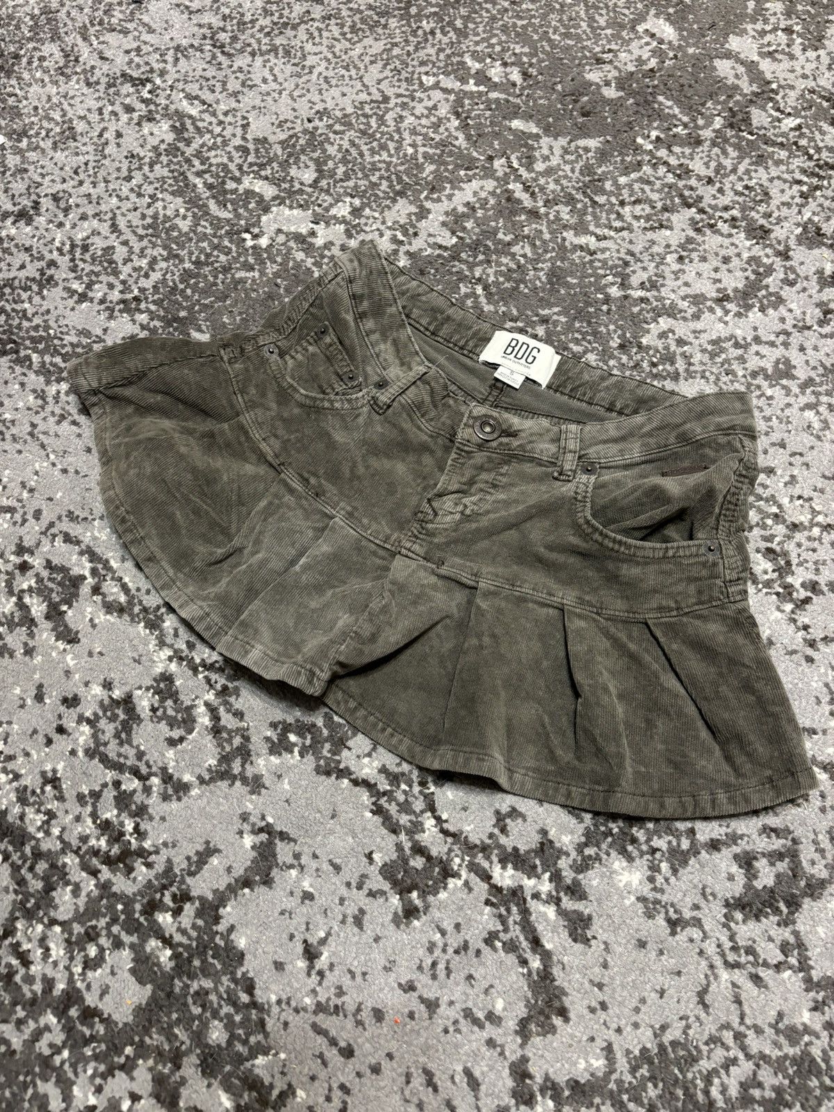Bdg × Urban Outfitters × Vintage Vintage BDG y2k urban outfitters pleated velvet mini skirt Size 26" / US 2 / IT 38 - 2 Thumbnail