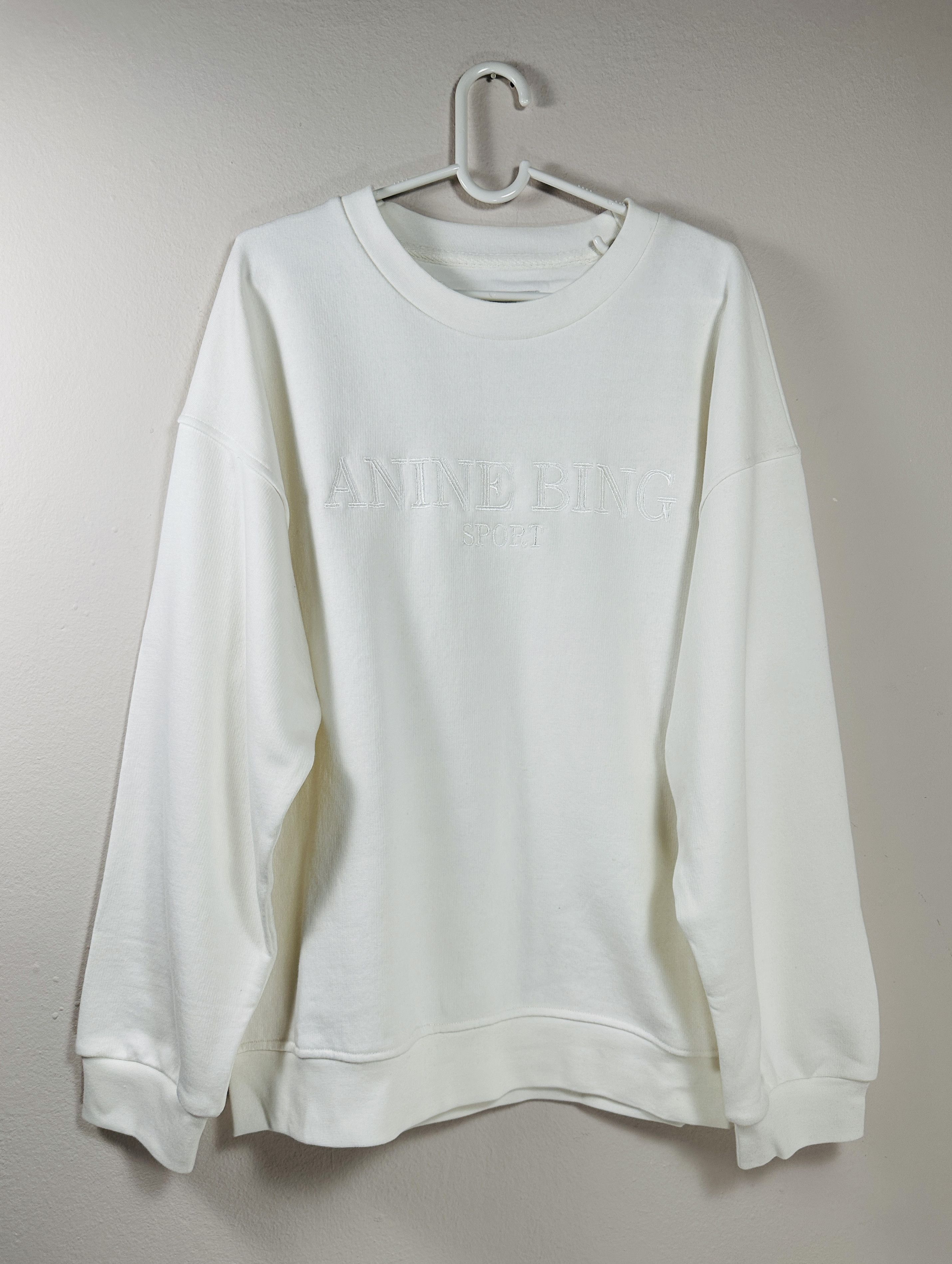 White cotton sweatshirt