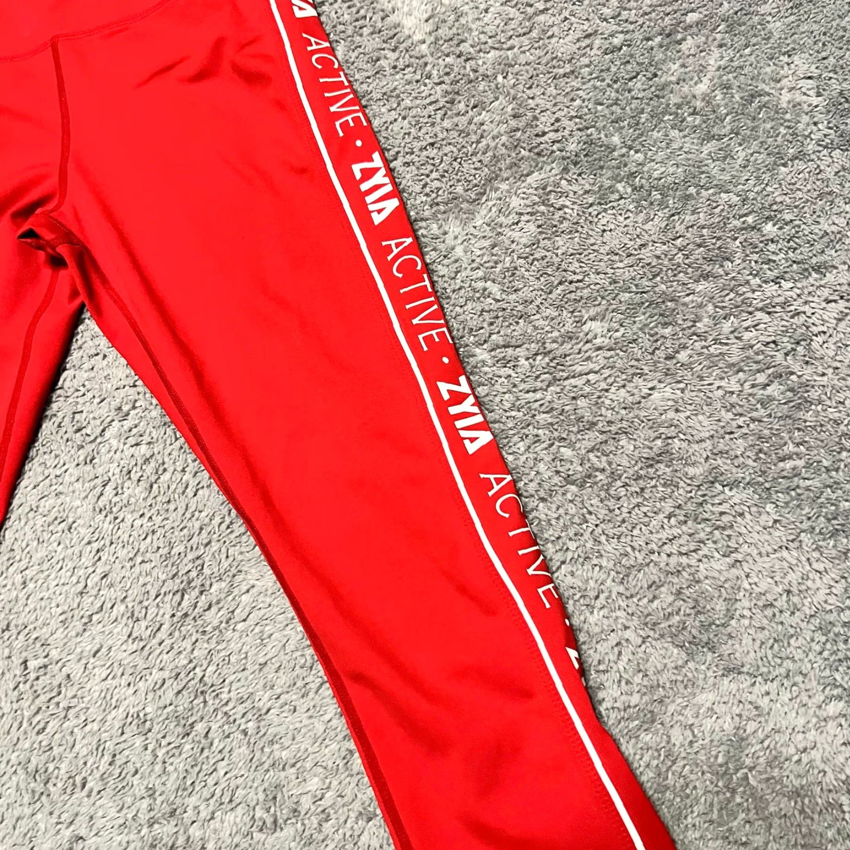 Vintage Zyia Active Leggings Womens 6 Regular Red Side Stripe Ankle Pants 6-8 Womens Retro? Size 28" / US 6 / IT 42 - 2 Thumbnail