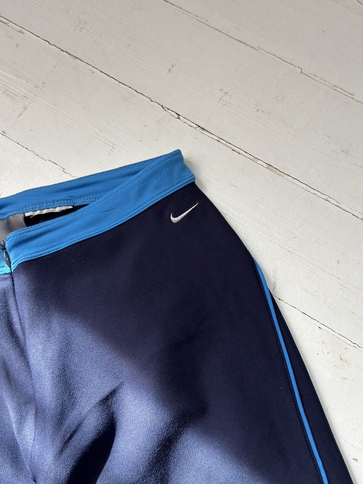 Nike VINTAGE NIKE MINI SWOOSH 2000s PANTS Size 27" / US 4 / IT 40 - 3 Thumbnail