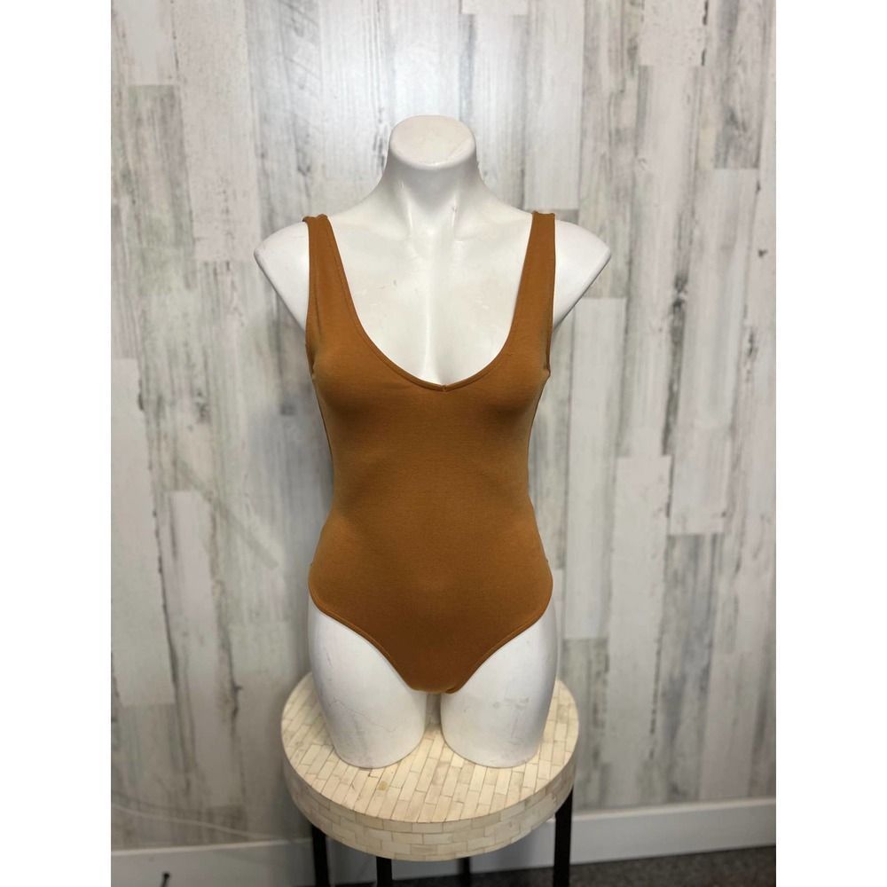 Forever 21 Forever 21 Brown Scoop Neck Bodysuit Size M – Stretchy Basic Size M / US 6-8 / IT 42-44 - 1 Thumbnail