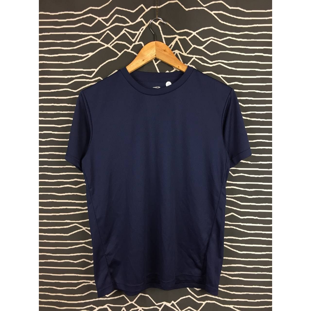 Japanese Brand × Vintage Tigora Japanese Brand Casual Sportswear Tee Size US S / EU 44-46 / 1 - 1 Thumbnail
