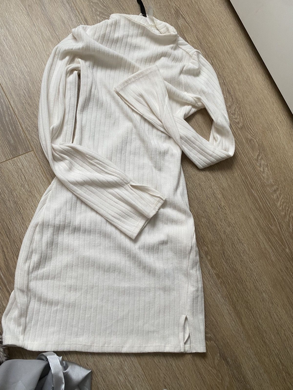 H&M Cute tight dress Size S / US 4 / IT 40 - 1 Thumbnail