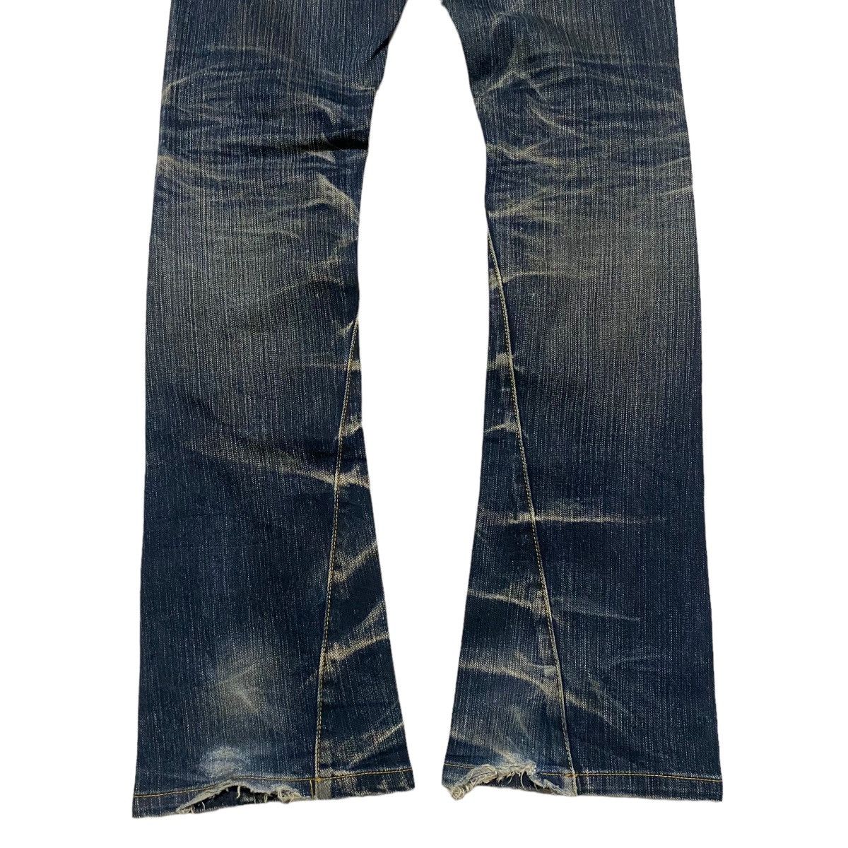 Tornado Mart Tornado Mart Spiral Cut Low Flare Jeans Distressed Size US 31 - 13 Thumbnail