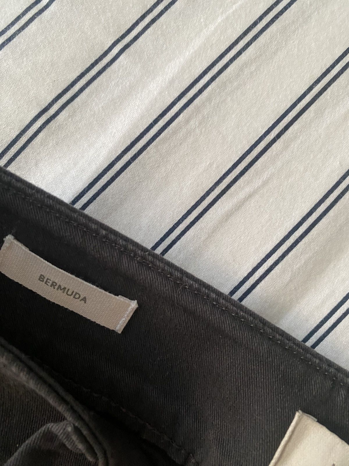 Loft Loft Mid Rise NWT Bermuda Shorts Women's 2 Dark Gray Size 26" / US 2 / IT 38 - 13 Thumbnail