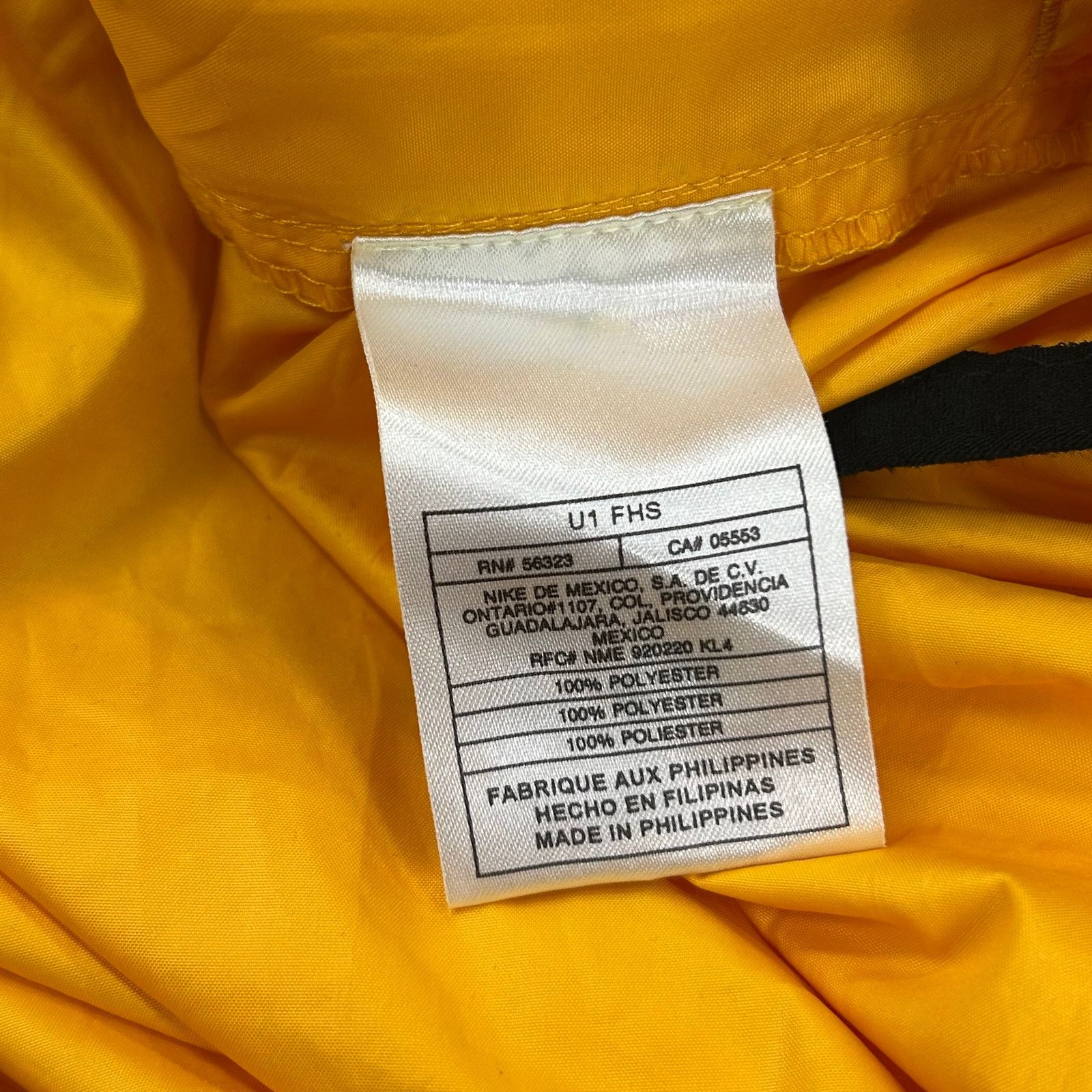 Nike VINTAGE Nike Yellow Half Zip Spellout Windbreaker Jacket Size US L / EU 52-54 / 3 - 7 Thumbnail