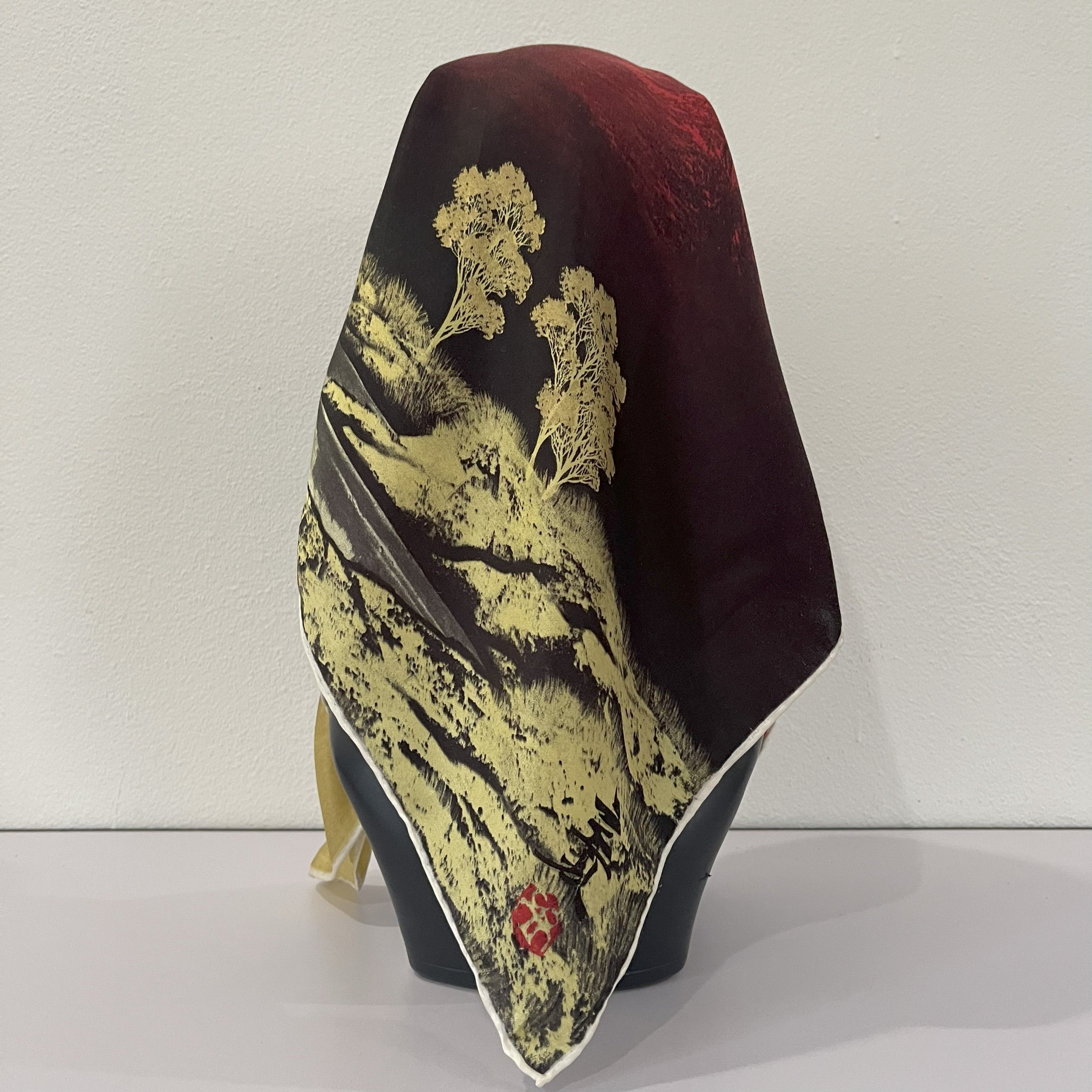 Japanese Brand Vintage Japanese Fujiyama Mountain Silk Scarf - S7023 Size ONE SIZE - 3 Thumbnail