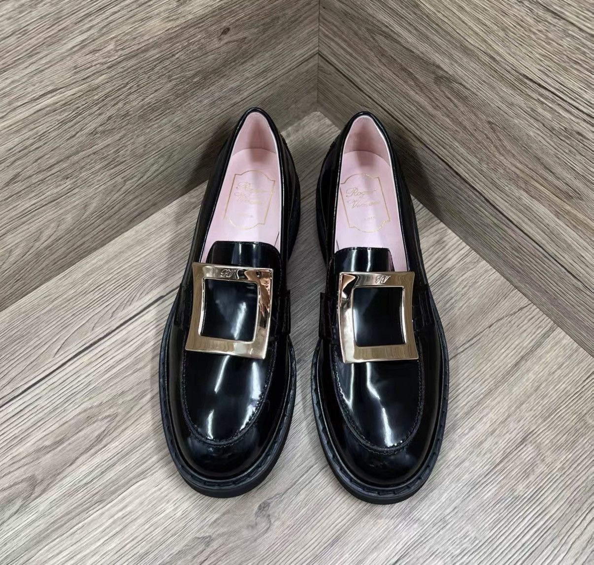 Roger Vivier Roger Vivier Patent Square Buckle Loafers J41 Size US 8 / IT 38 - 2 Thumbnail