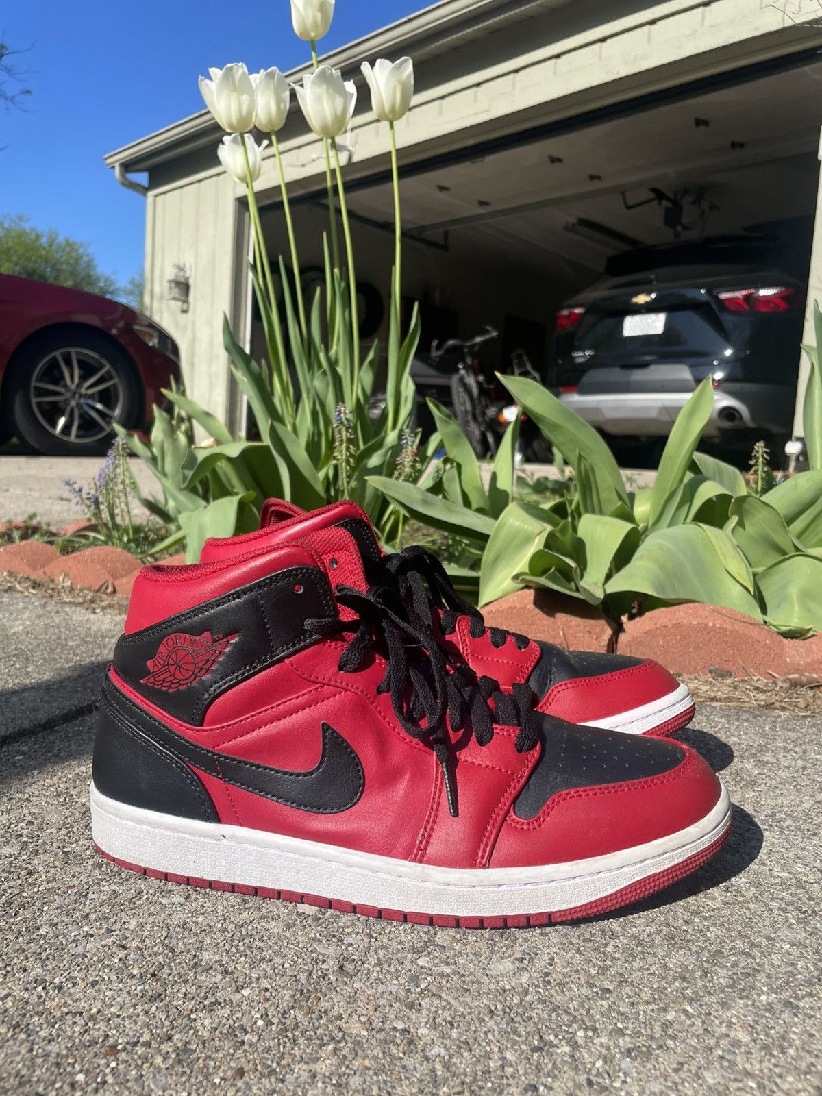 Jordan Brand × Nike Air Jordan 1 reverse bred mid Size US 9 / EU 42 - 1 Thumbnail